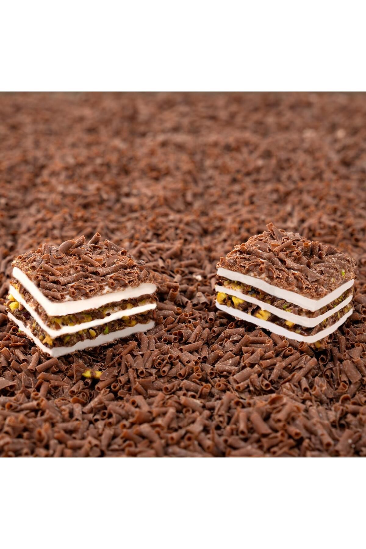 Sultan Baklava Şekilli Çikolatalı Antep Fıstıklı Lokum 500g