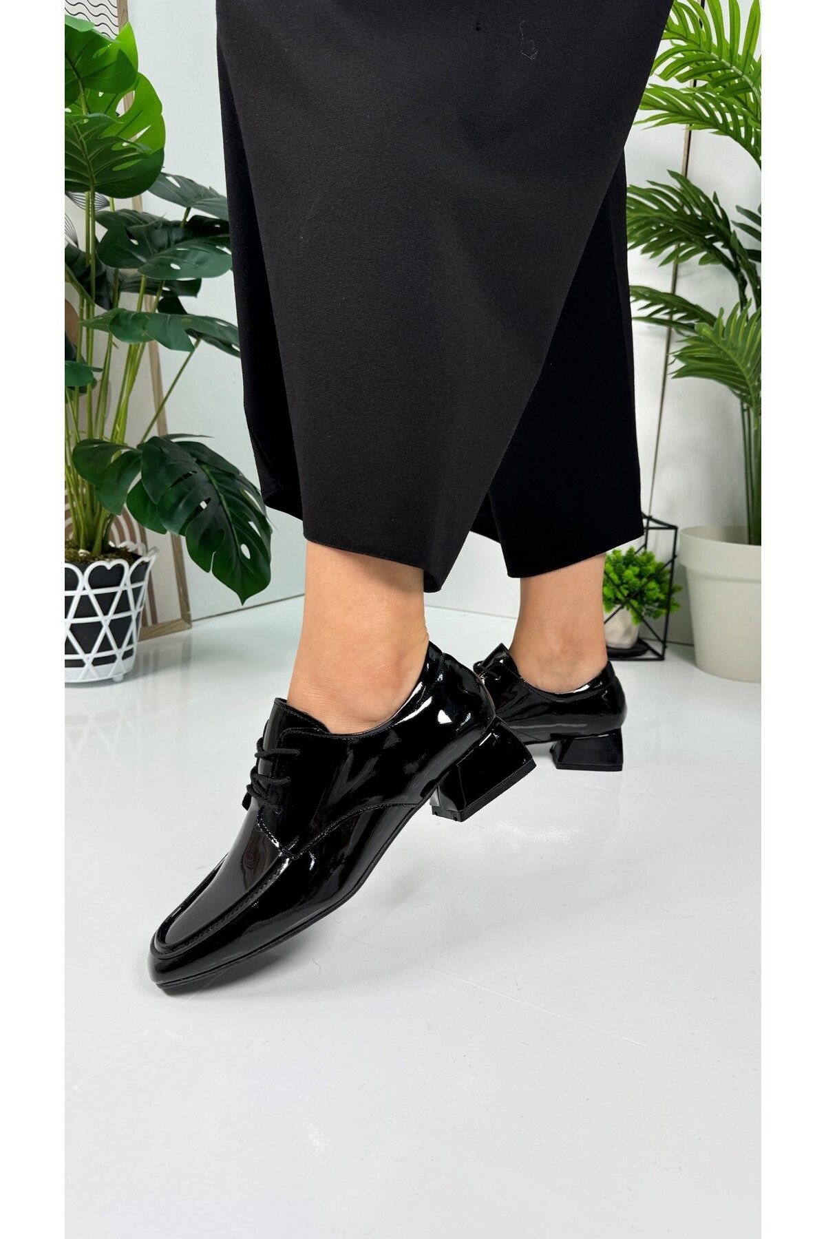 https://cdn.dsmcdn.com/ty1521/product/media/images/prod/QC/20240903/13/0ca3dea9-7afe-30d6-8534-fffb93cfb6e5/1_org_zoom.jpg