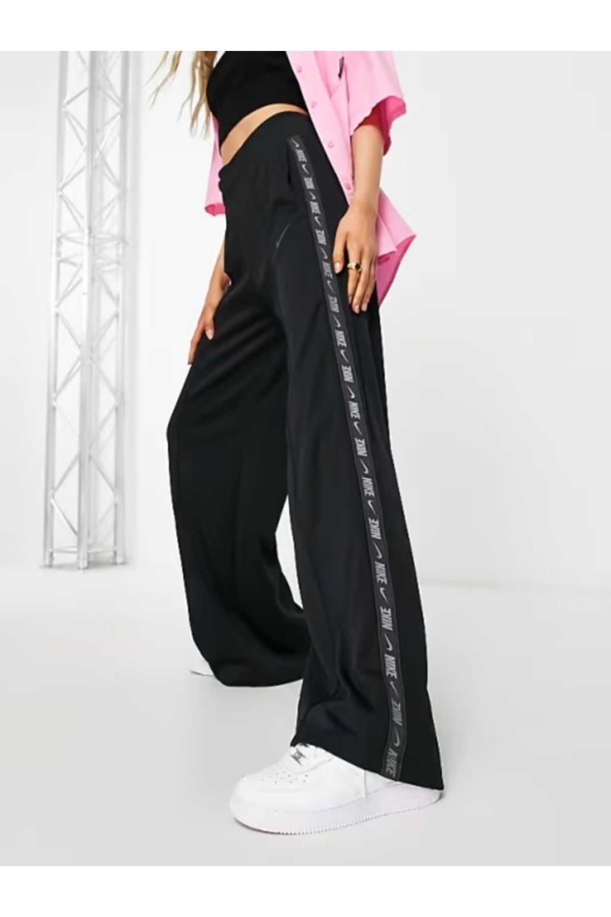 Nike sportswear taped pants top