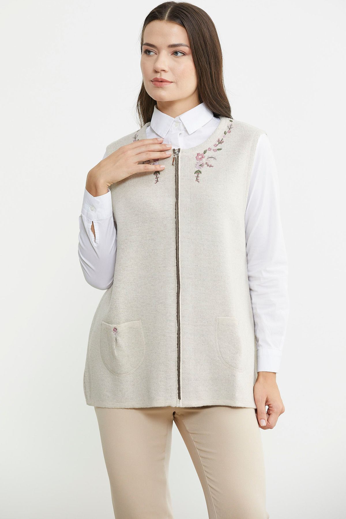 Sementa-Stone Colored Zippered Wool Knitwear Vest with Embroidery Detail 4
