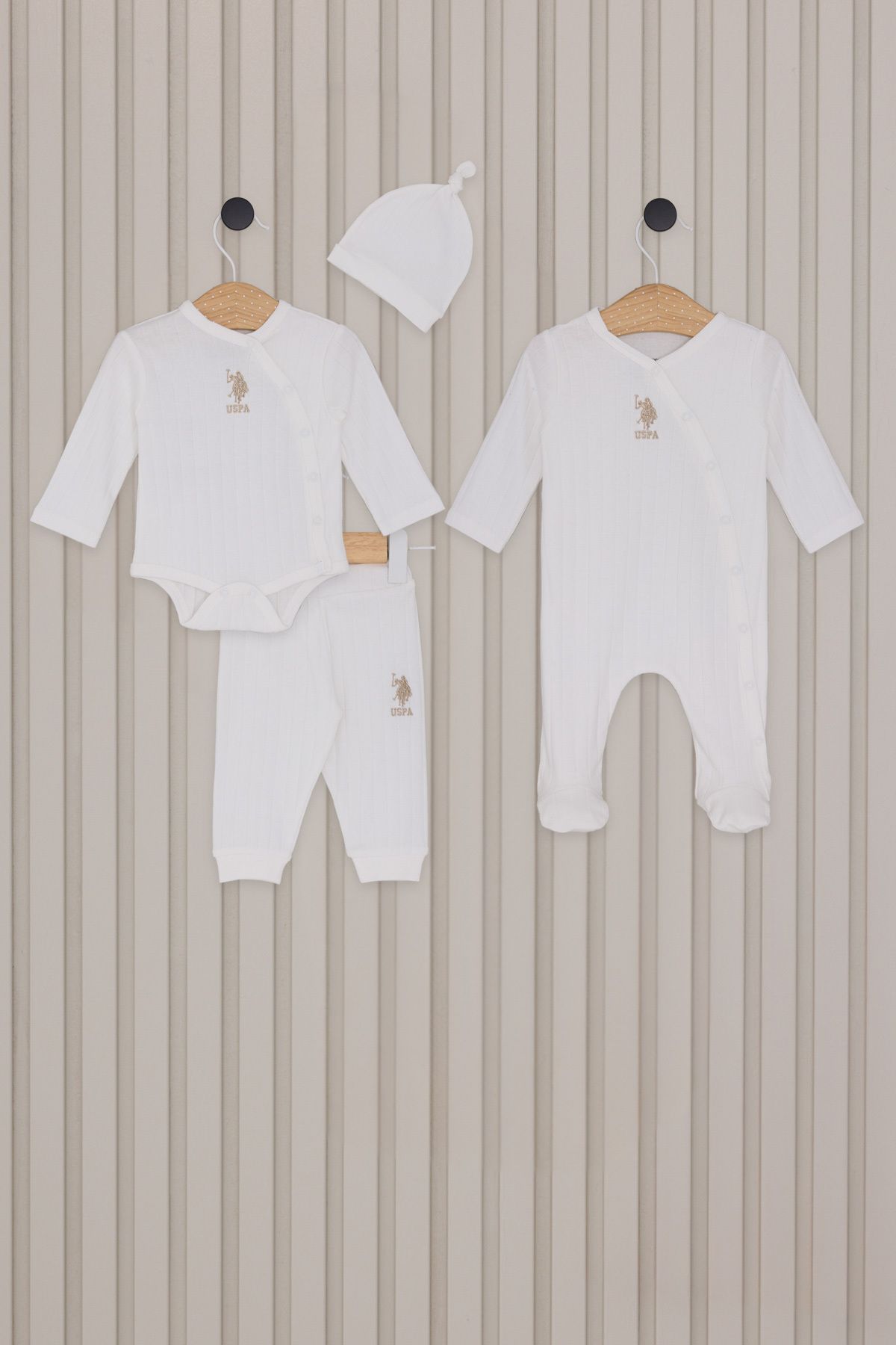 ست نوزاد پسر بچه 4 تکه سفید U.S. Polo Assn.