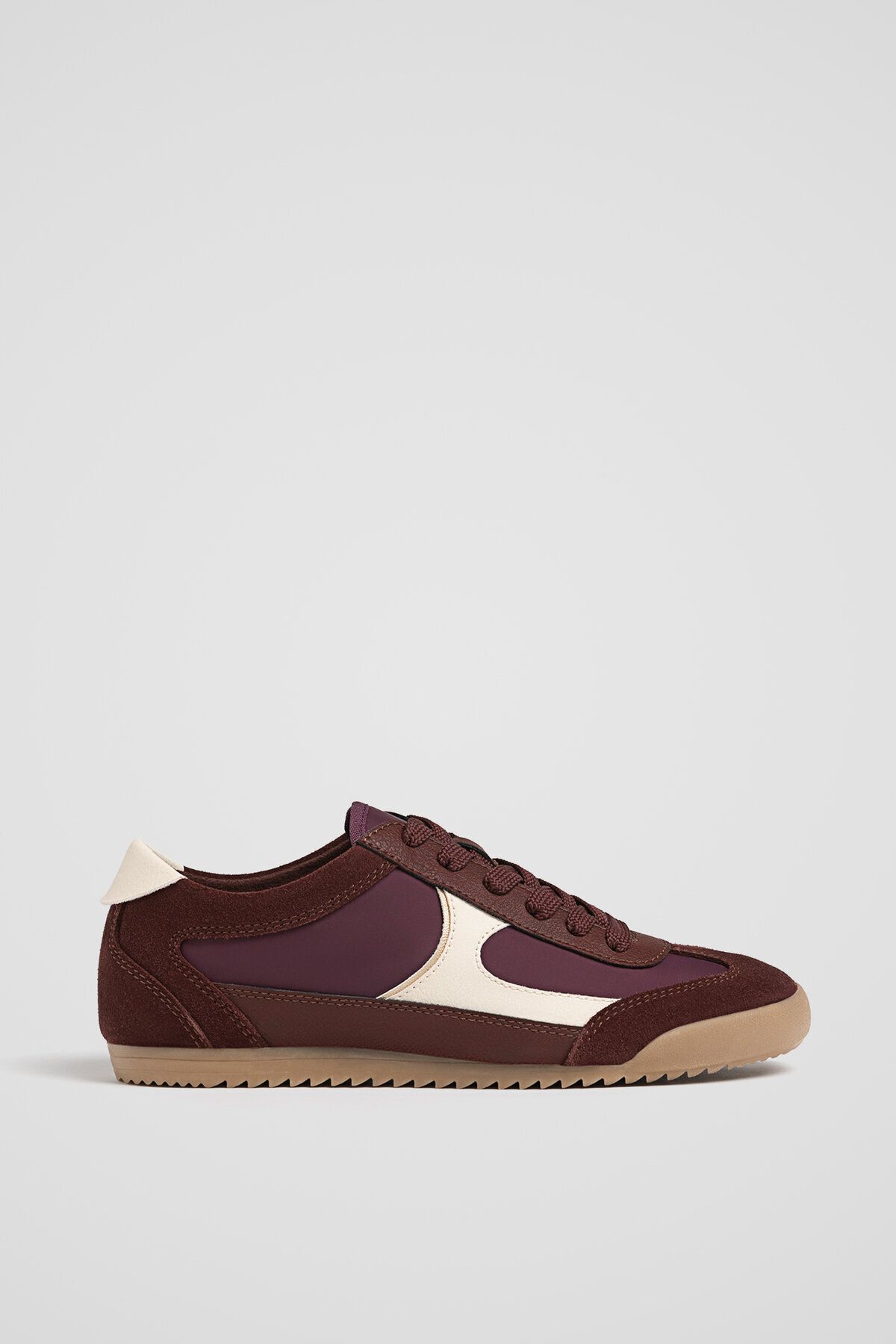 des baskets en cuir mou