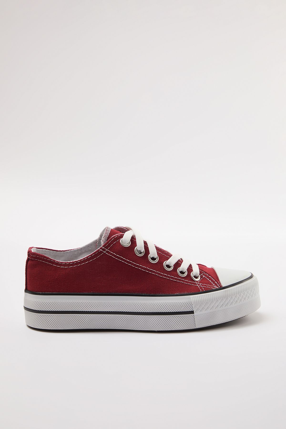 TRENDYOL SHOES-Magas talpú bordázott piros női sportcipő - fűzős Takaw25sn00001 3