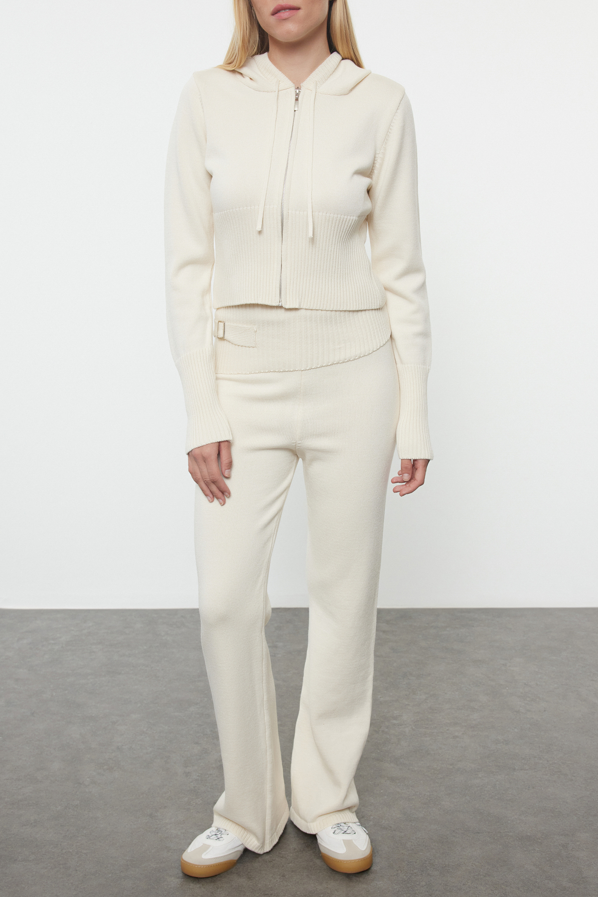 Trendyolmilla  Taş Merserize Görünümlü Premium İplik/Özel İplik Kapüşonlu Triko Alt-Üst Takım TWOAW25AU00020 - Görsel 3