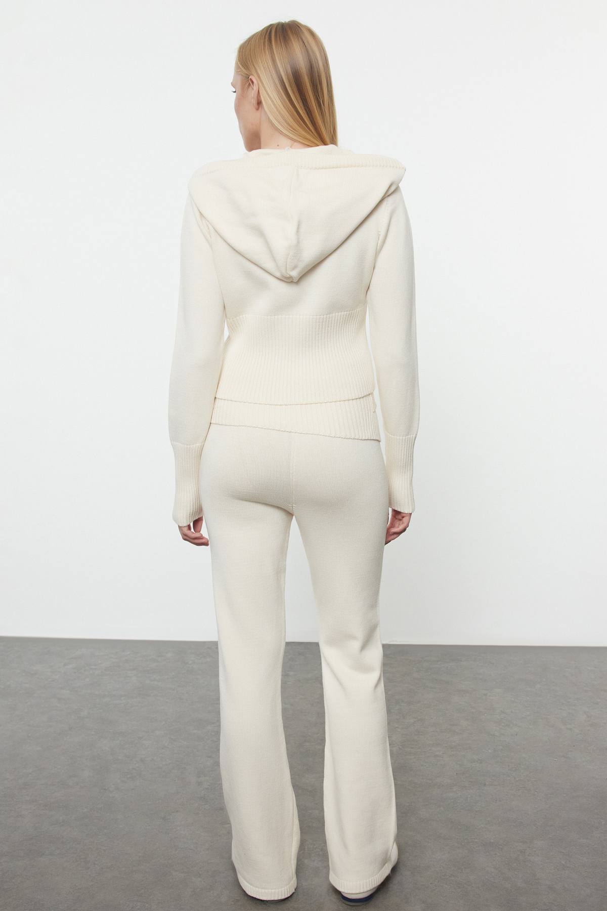 Trendyolmilla  Taş Merserize Görünümlü Premium İplik/Özel İplik Kapüşonlu Triko Alt-Üst Takım TWOAW25AU00020 - Görsel 5