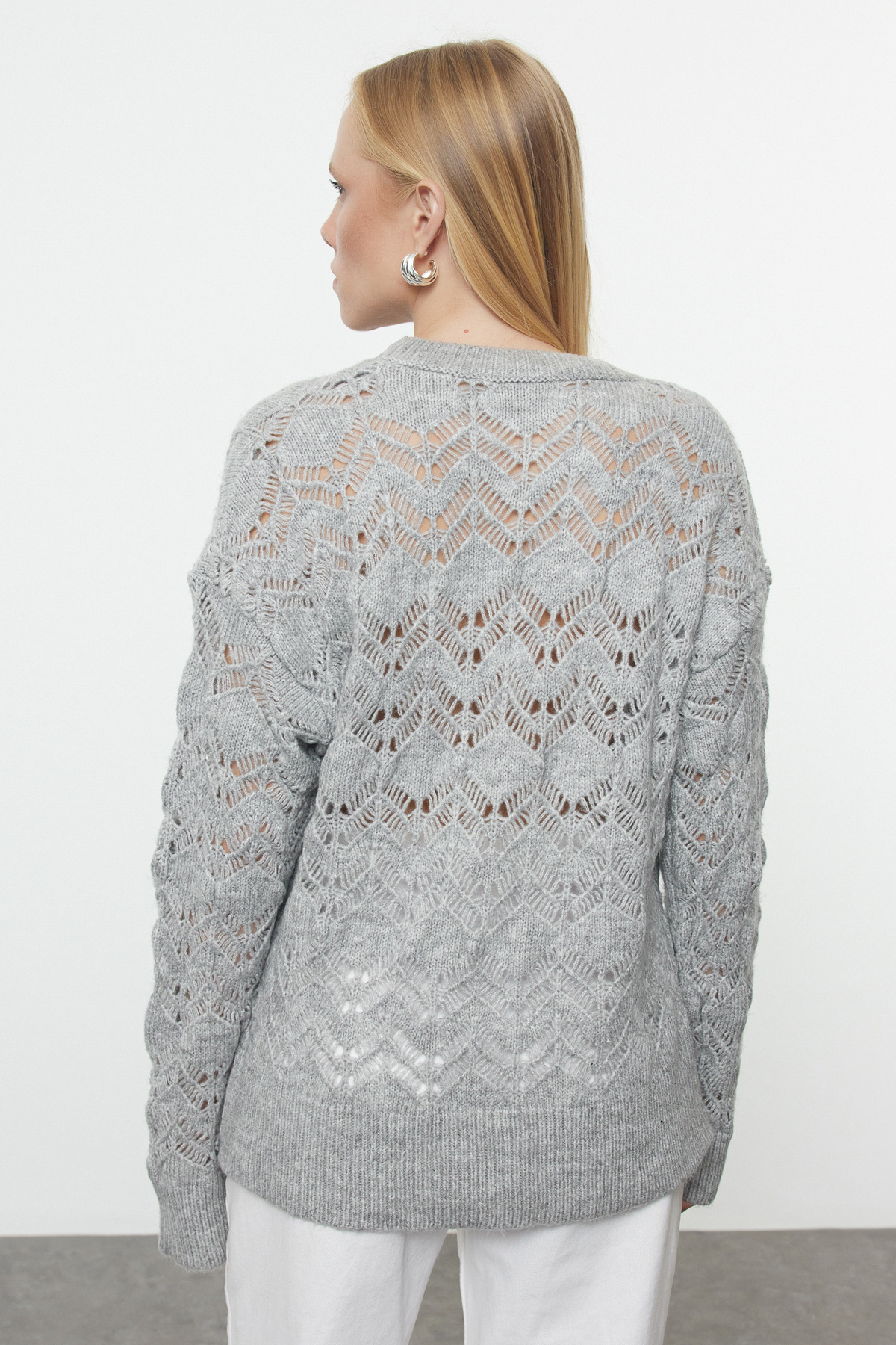 Trendyolmilla  Gri Ajurlu/Delikli Bisiklet Yaka Triko Kazak TWOAW25KZ00339 - Görsel 5