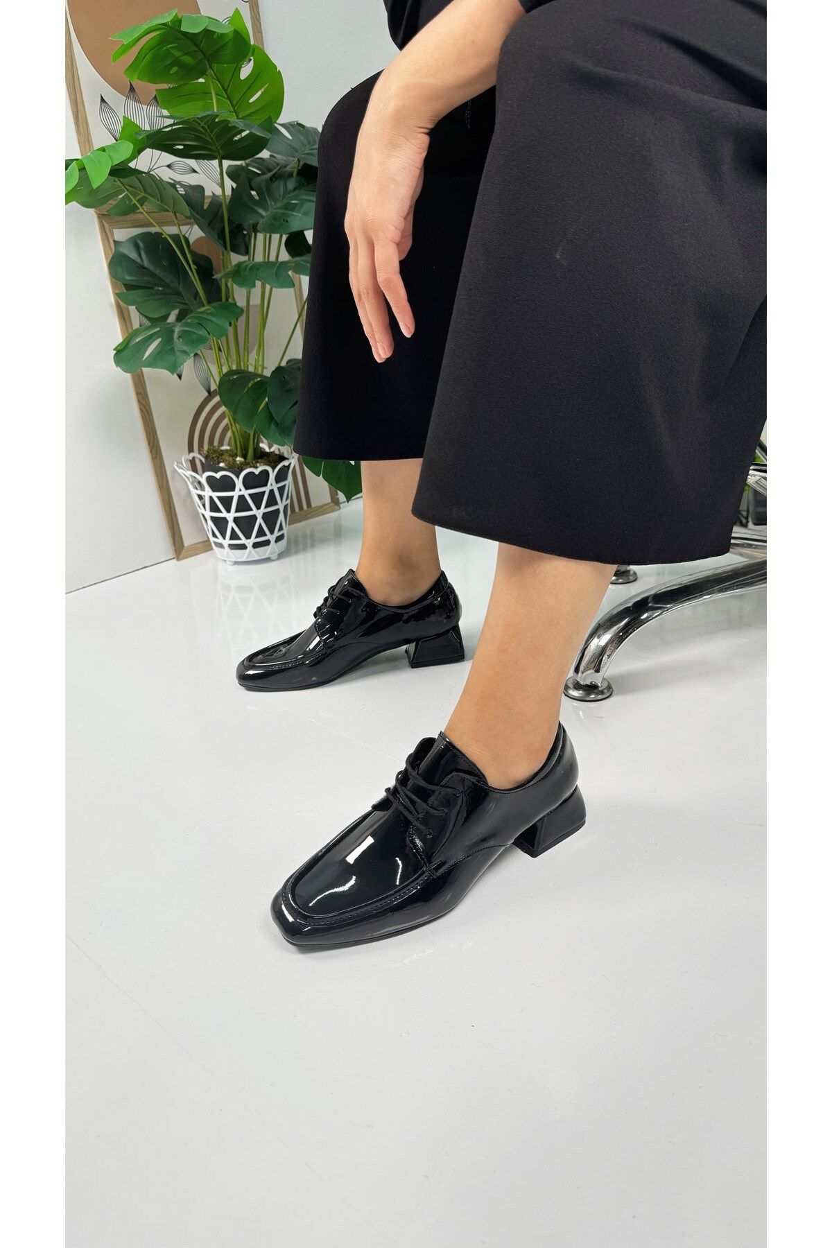 https://cdn.dsmcdn.com/ty1522/product/media/images/prod/QC/20240903/13/c1aae0d0-7b7d-3ca9-9488-4c1727c41d0d/1_org_zoom.jpg