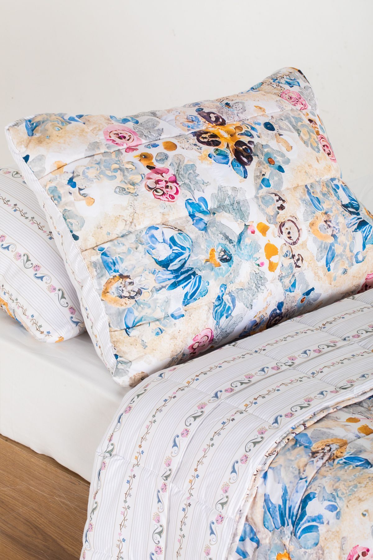 POMELO HOME-Single Floral Print Beige Double Sided Bedspread, Pillowcase Set, Set 4