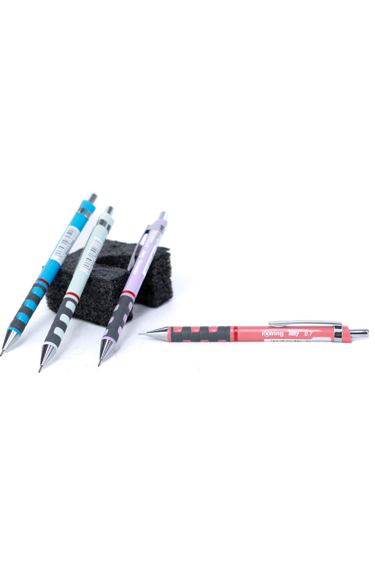 Rotring-Oppland Tikky 2B قرطاسية Rotring - 0.7 مم طرف ناعم مريح، مجموعة متينة مكونة من 4 قطع 4
