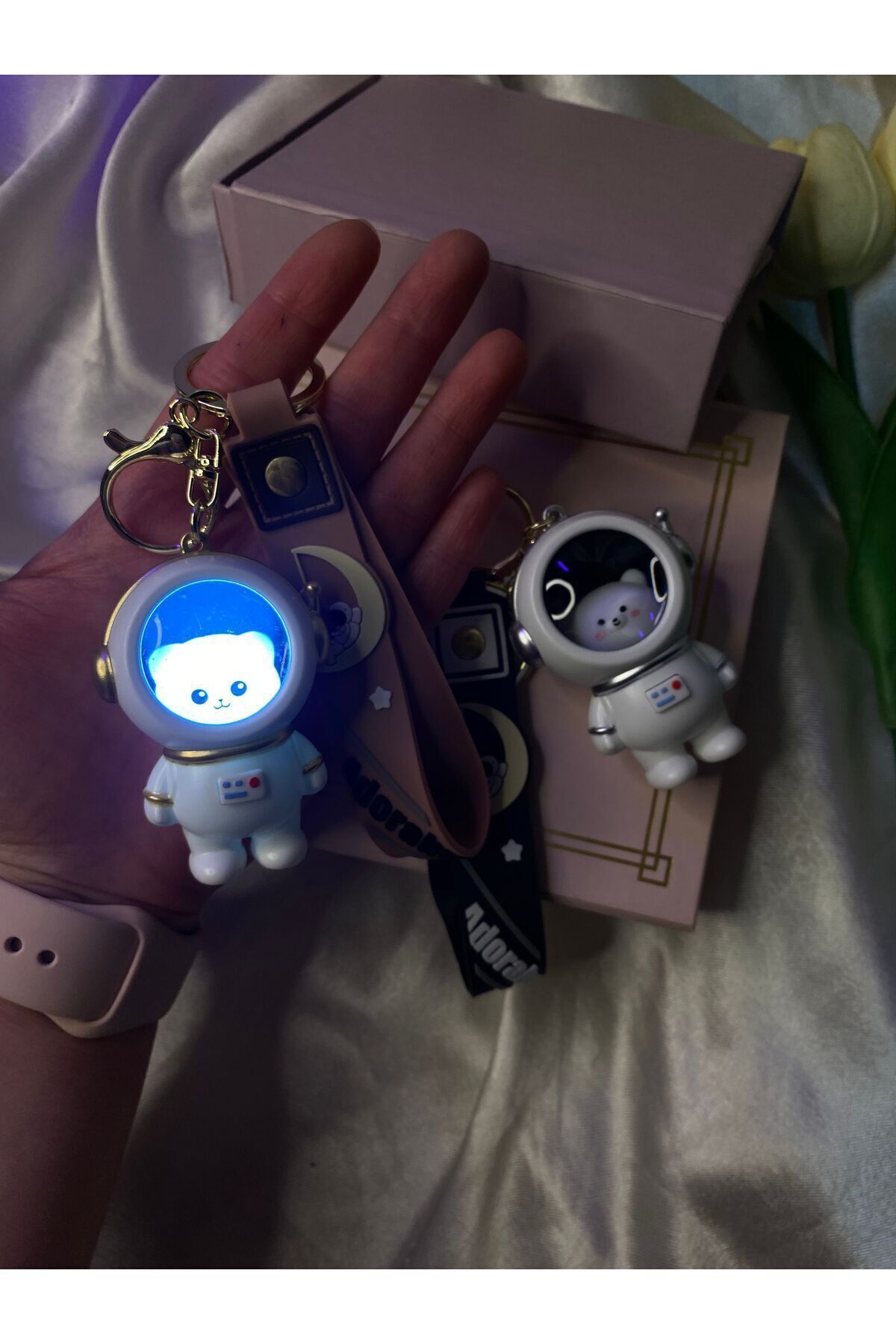 Işıklı pilli astronot anahtarlık, el fenerli anahtarlık
