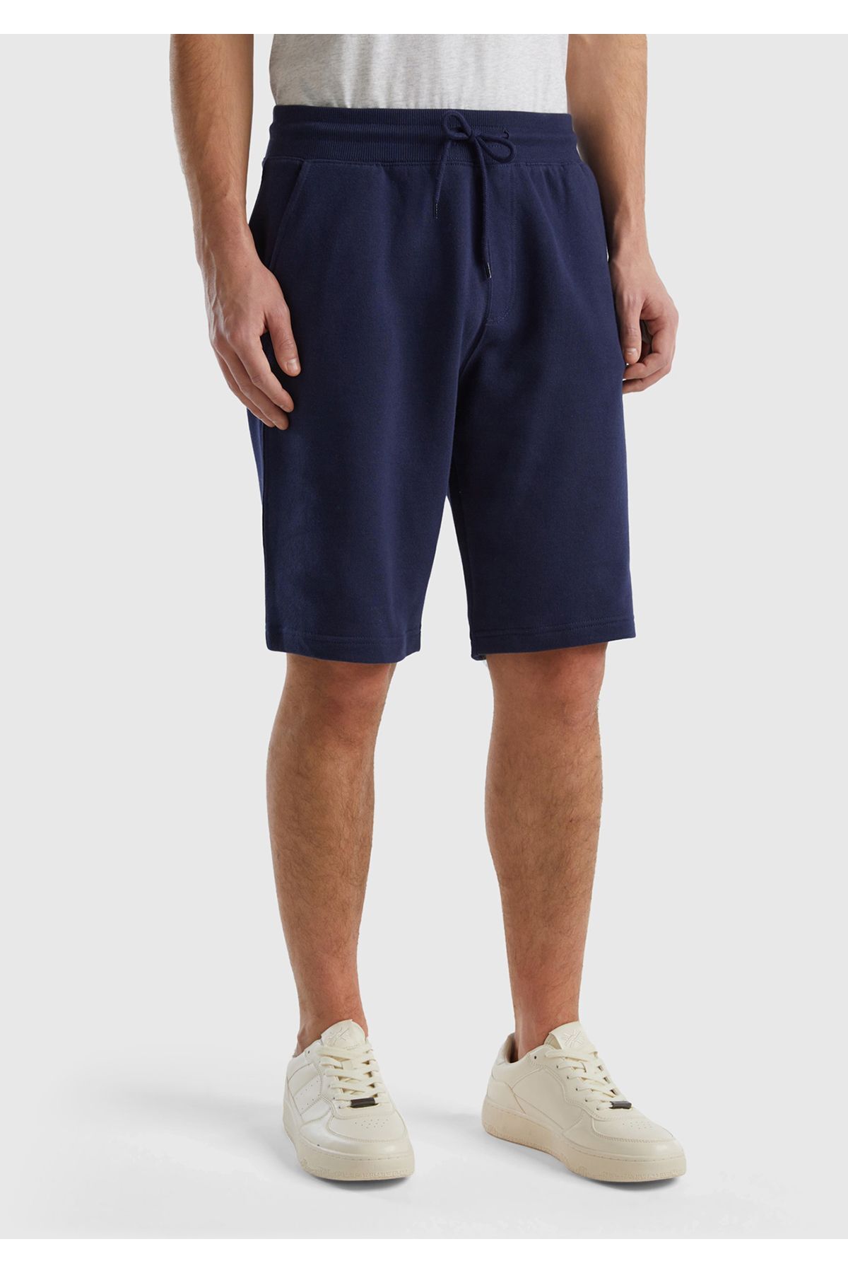 یونایتد کالرز آو بنتون شلوارک برمودای مردانه ۱۰۰٪ پنبه سرمه‌ای تیره با جزئیات لوگو و کمر کشی