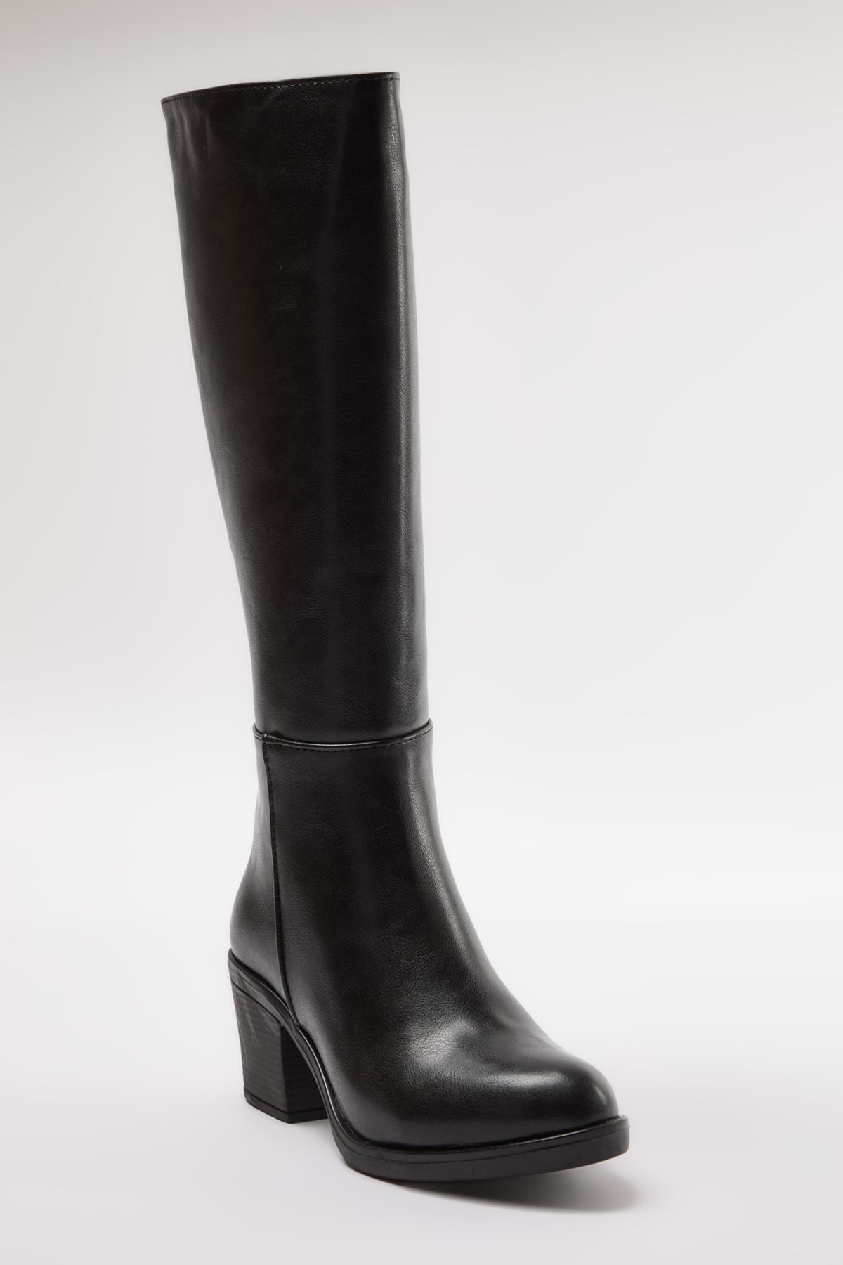 TRENDYOL SHOES-Schwarze Damenstiefel mit kurzem Blockabsatz – Reißverschluss TAKAW25CZ00004 4
