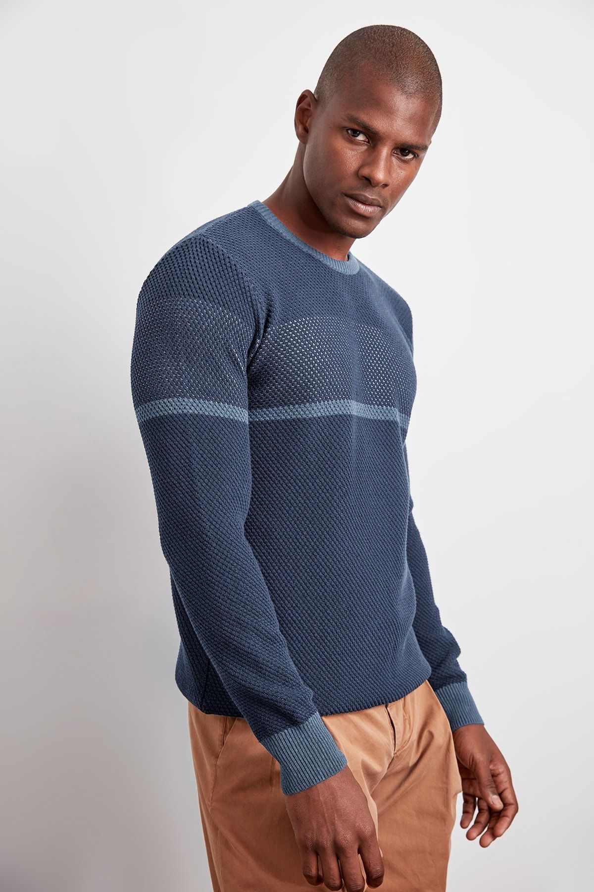 Trendyol Collection-Трикотажен пуловер с плътно деколте индиго - цветен блок Tmnaw20Ls0036 3