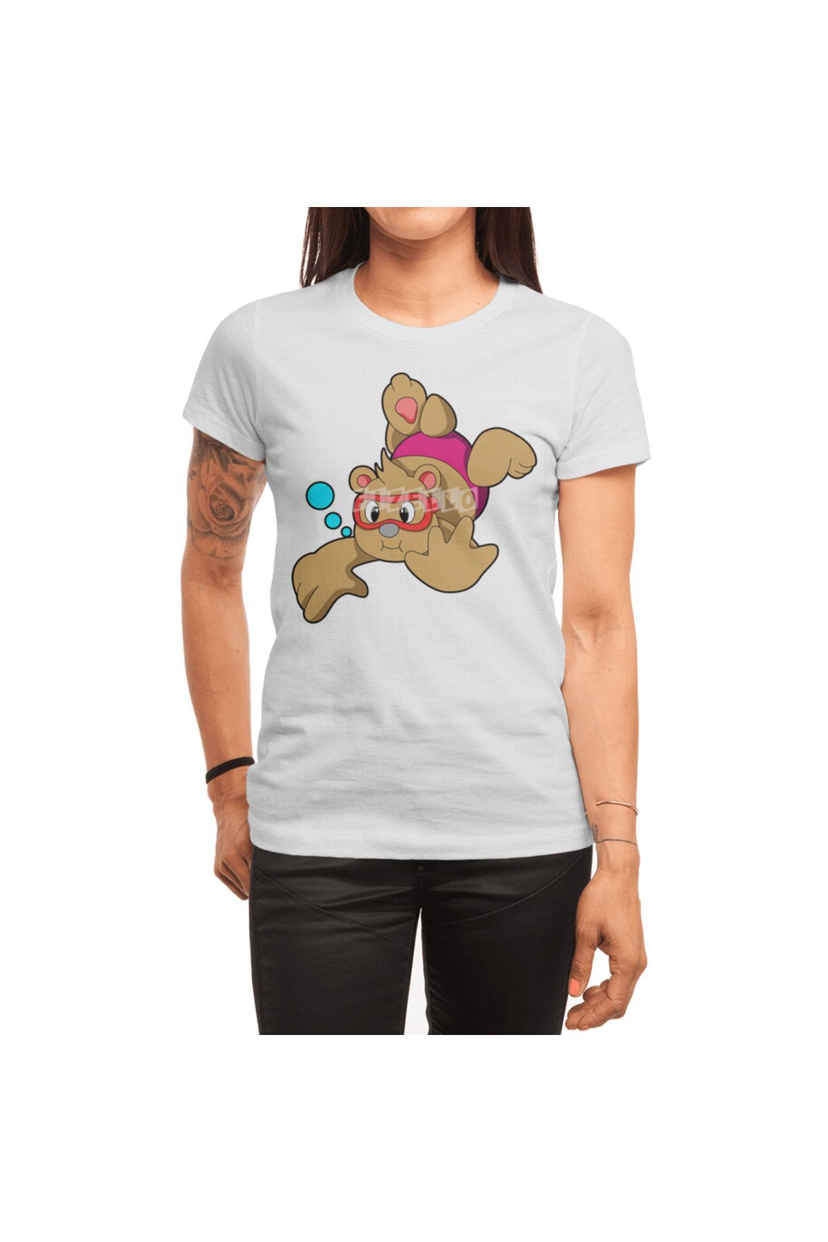 Fizello Bear At Swimming With Swimming Goggles , Erkek Tişört, Kadın Tişört, Unisex Beyaz T-shirt