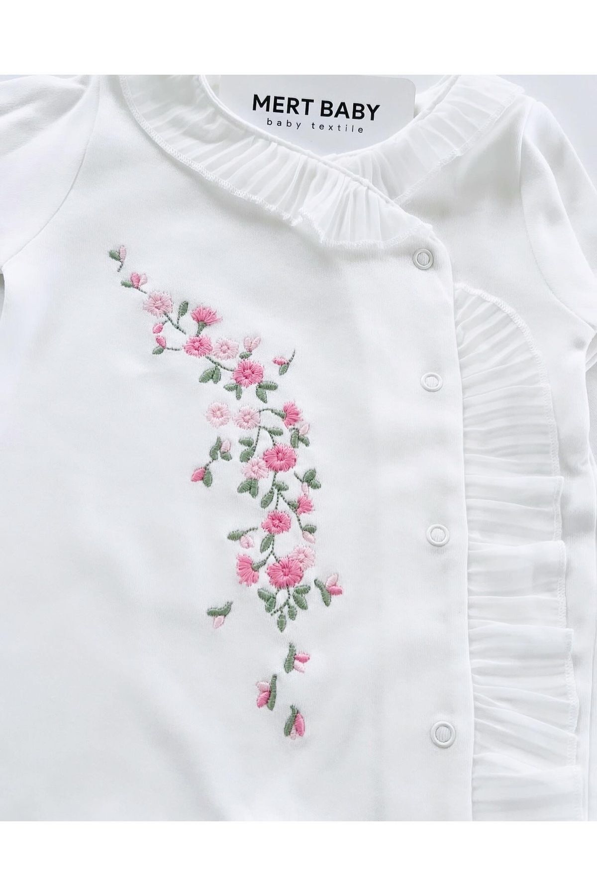 Mert Baby Çiçek Nakışlı Dantelli 10'lu Organik Hastane Çıkış Seti %100 Pamuk Yenidoğan Kız Bebek fotoğrafı 3 (önizleme)