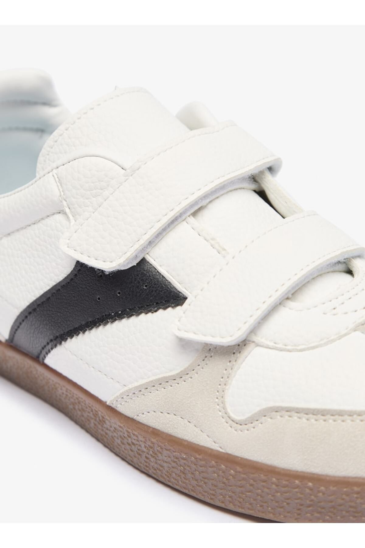 LBL by Shoexpress-Colourblock Shoes with Hook and Loop Closure 5