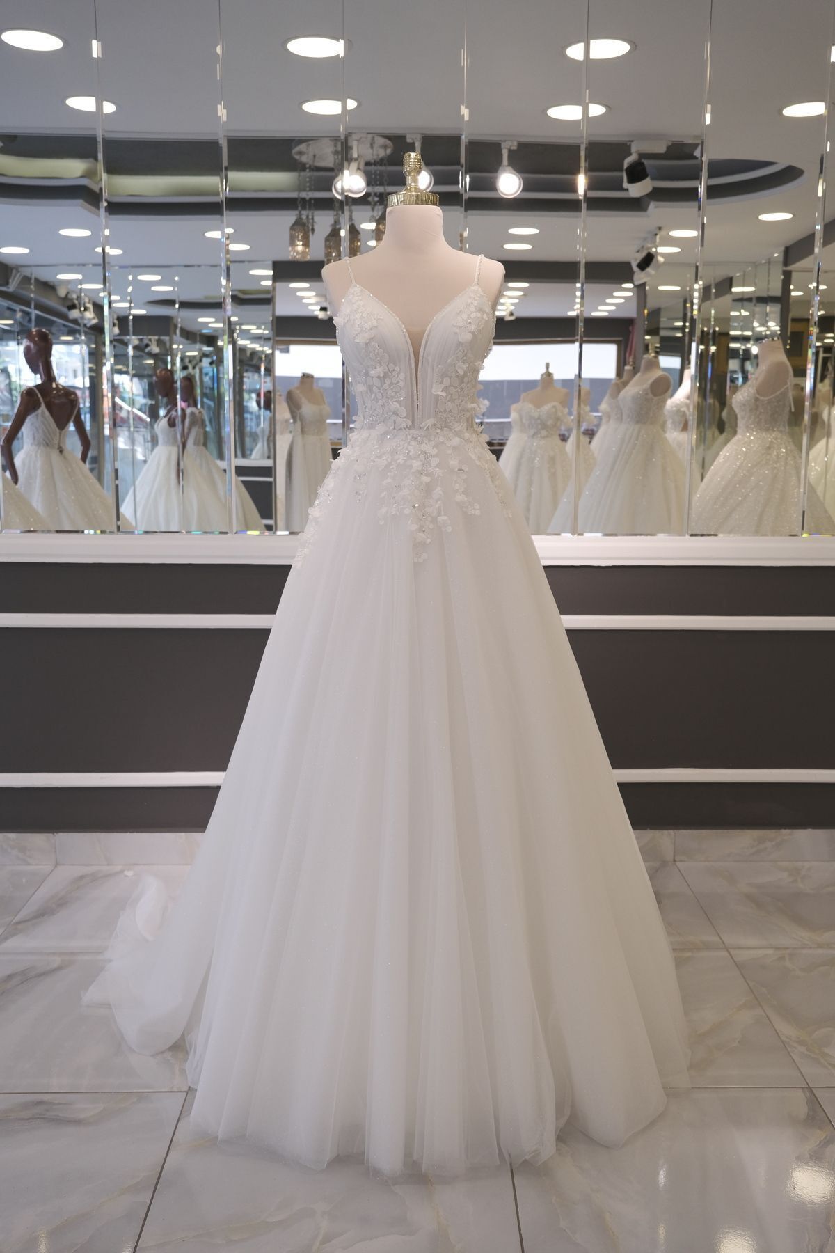 https://cdn.dsmcdn.com/ty1523/product/media/images/prod/QC/20240904/16/ad32a8a7-056a-3e5d-820f-72e9c4313c86/1_org_zoom.jpg