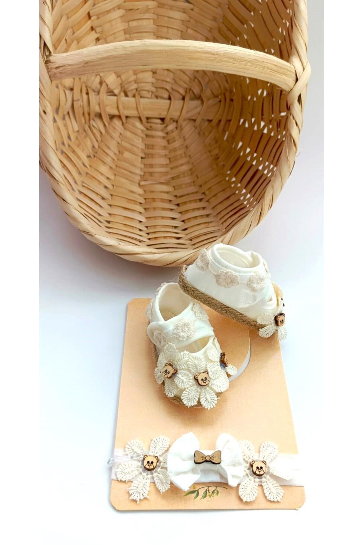 Modomood-Scallop Patterned Baby Booties and Bandana Set - B888 3