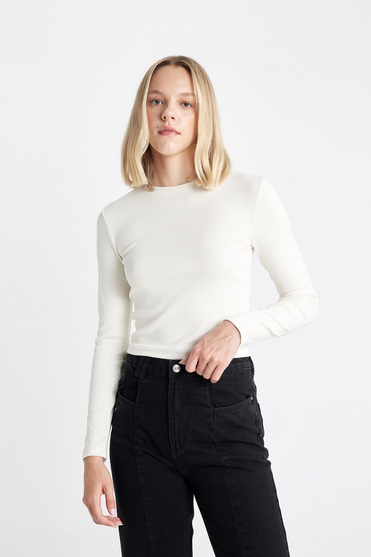 complete the look image