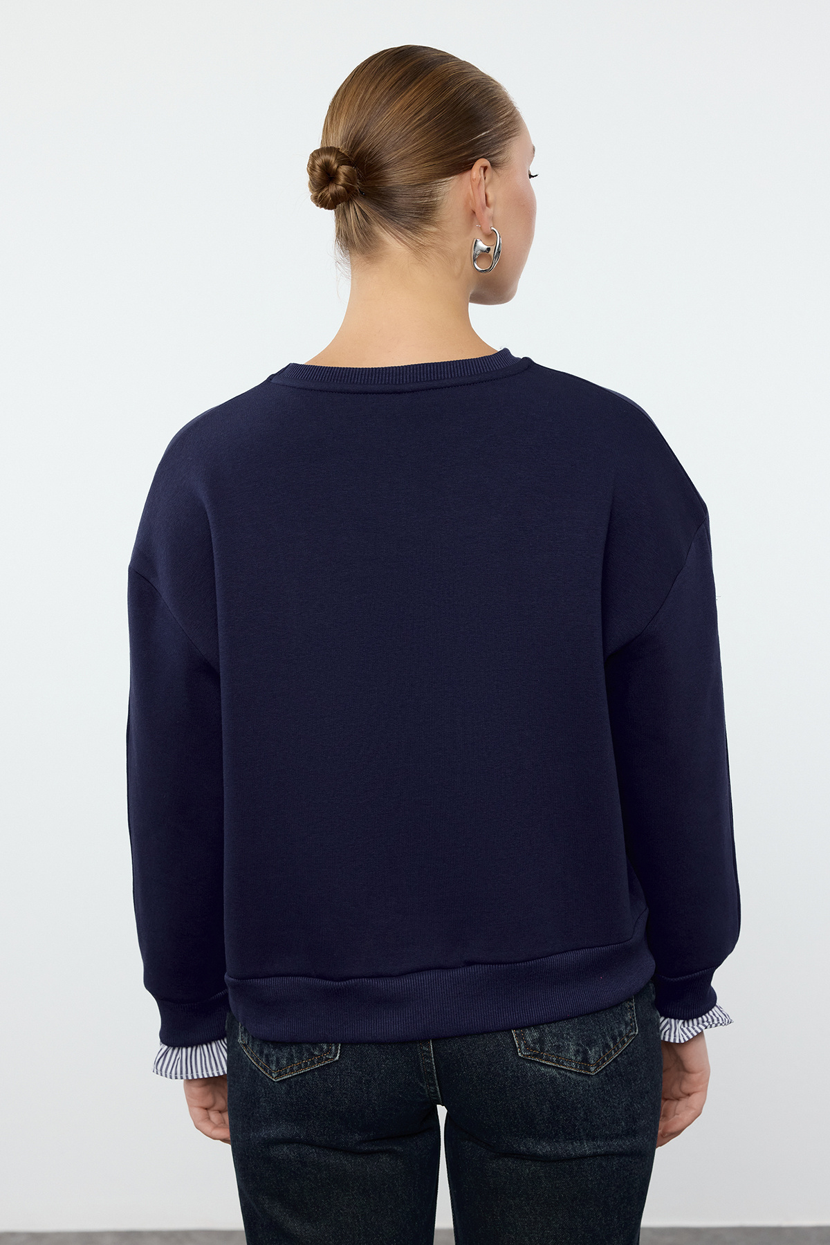 Trendyol Collection-Námořnická modrá pletená mikina pohodlného střihu - fleece a tkaný detail TWOAW25SW00079 5