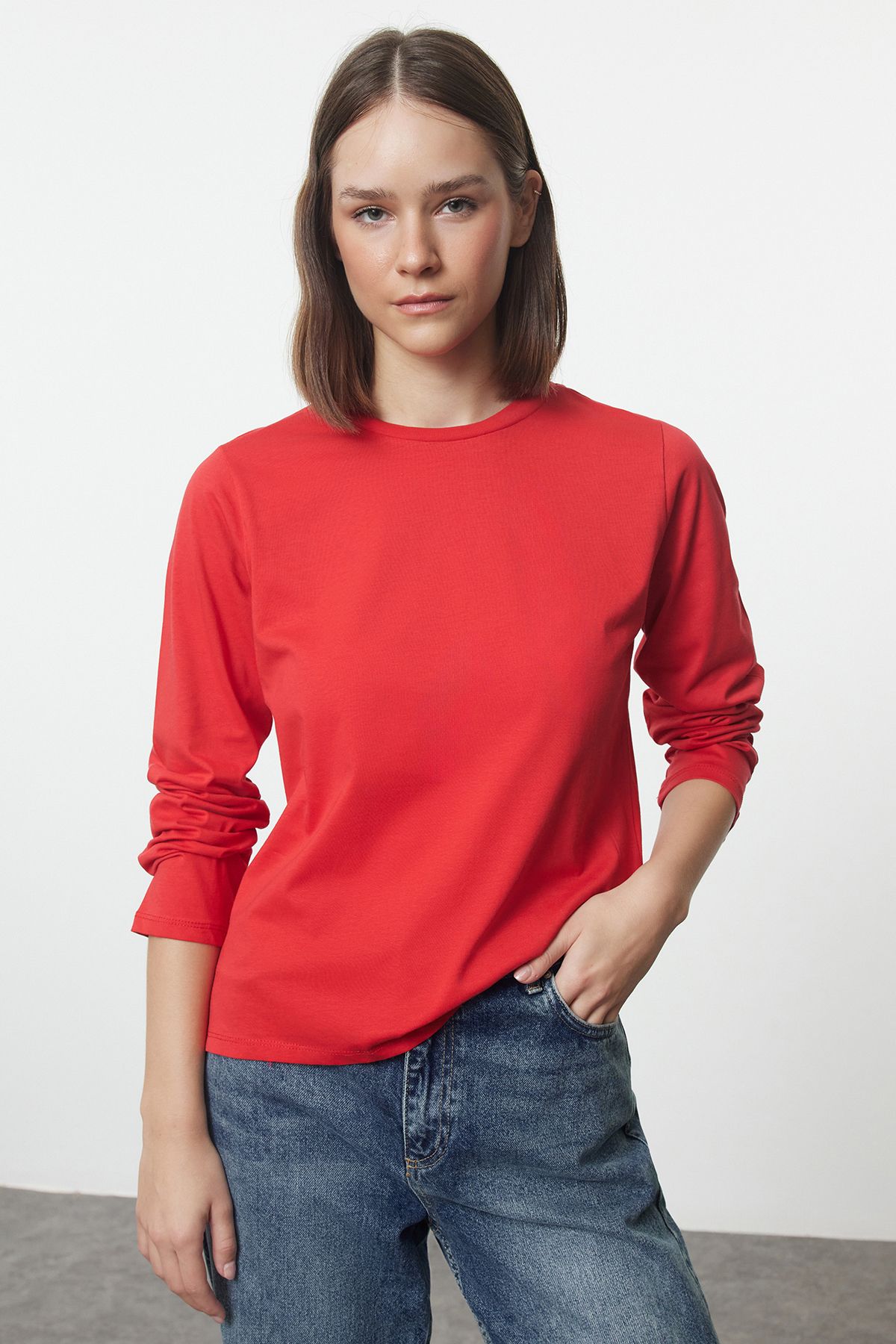 Trendyol Collection Koszulka Z Długim Rękawem I Okrągłym Dekoltem W Kolorze Czerwonym, Dzianinowa - 100% Bawełny, Regularny Krój Twoaw21ts0098 Kobieta