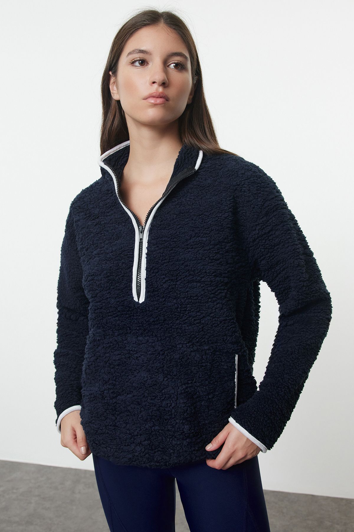 Trendyol Collection-Спортивний світшот Pelus Orme темно-синій THMAW23SW00021 6