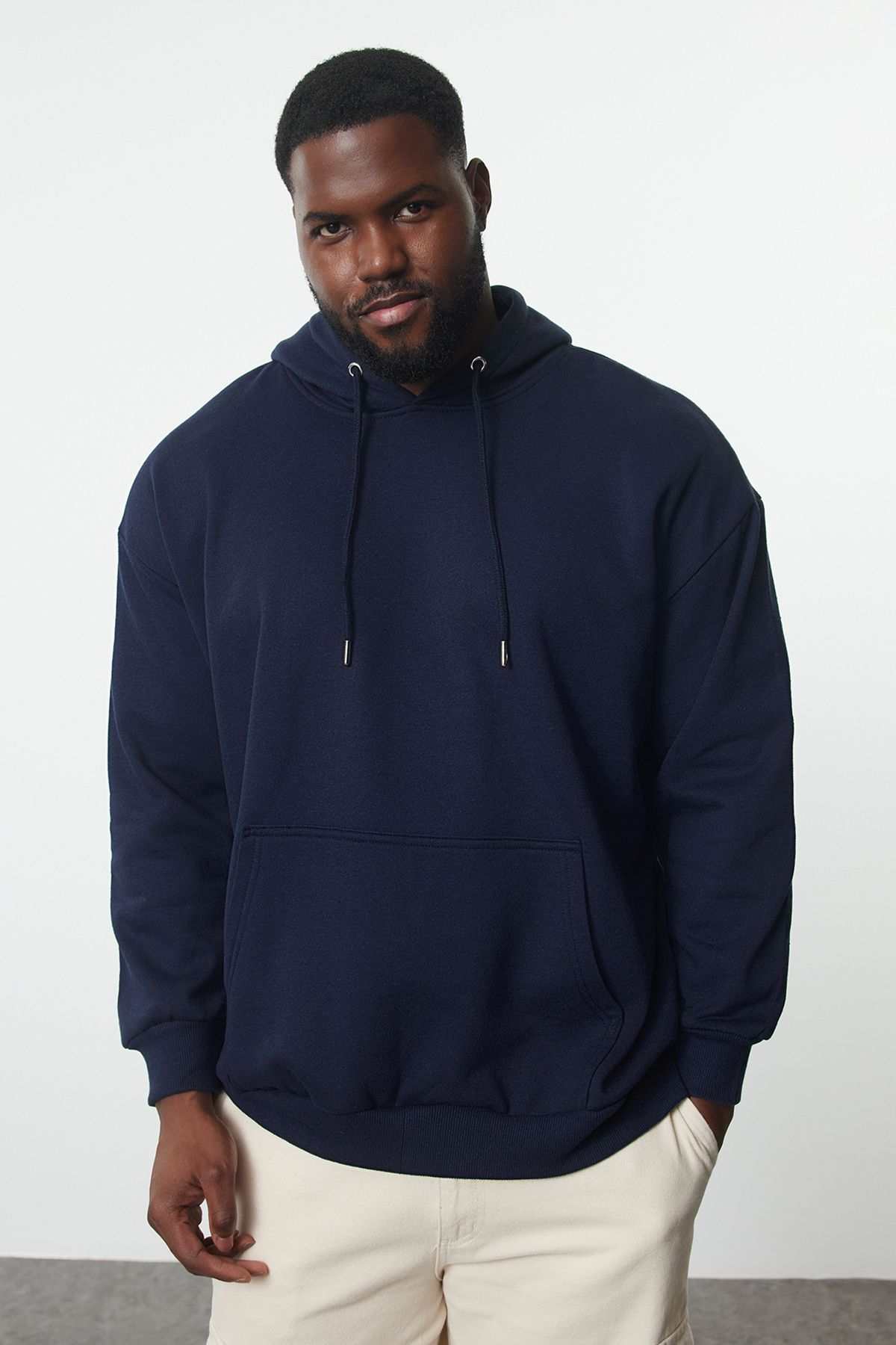 Trendyol Collection-Μπλε Navy Oversize Φούτερ με τυπωμένο κείμενο σε μεγάλο μέγεθος - TMNAW25AO00015 2