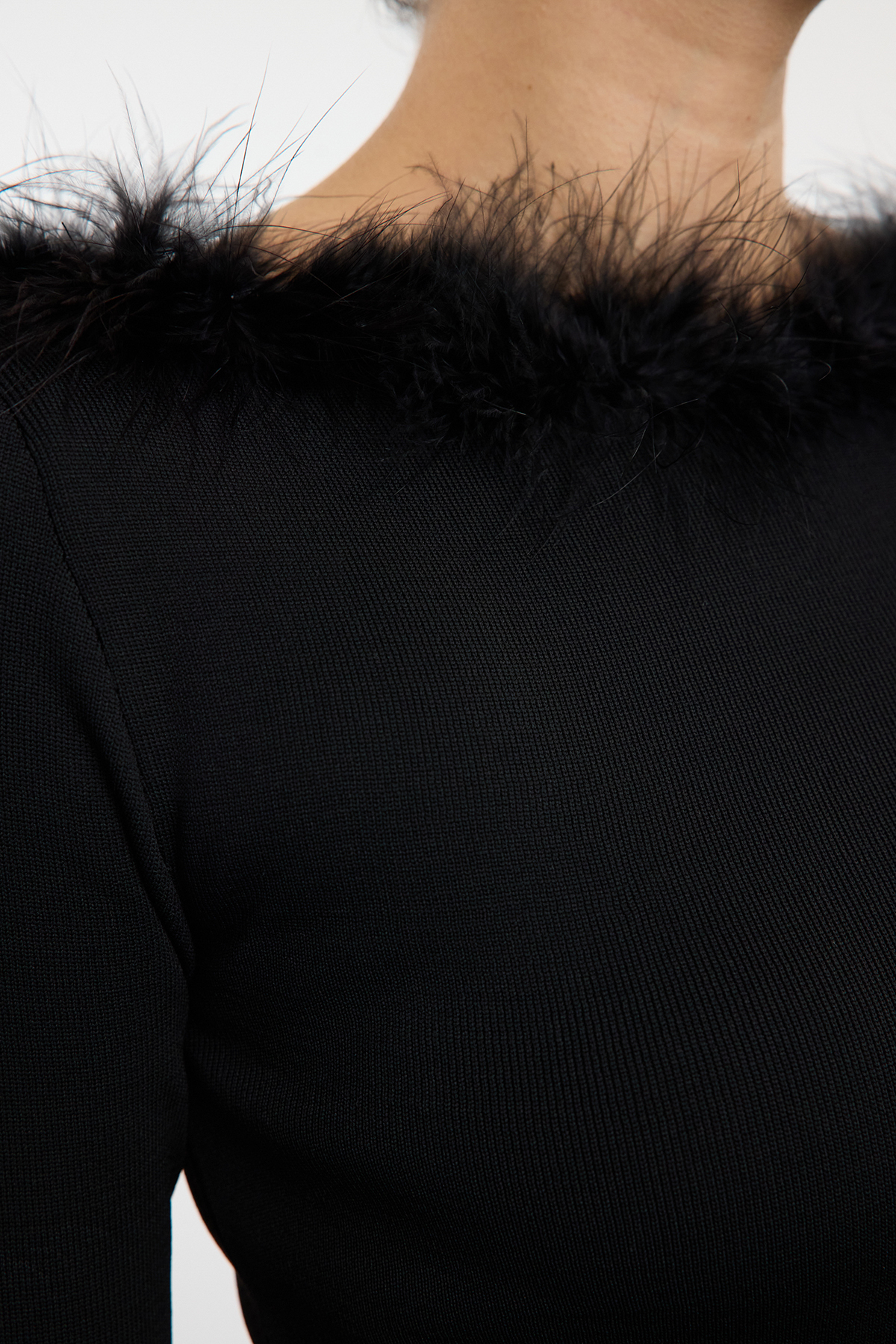 Trendyolmilla  Siyah Kayık ve Yaka Detaylı. Fitted/Vücudu Saran Triko Kazak TWOAW25KZ00132 - Görsel 4