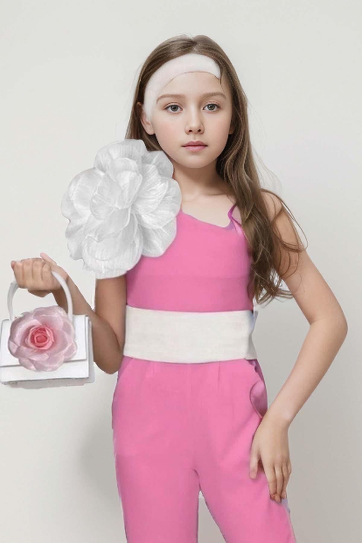 complete the look image