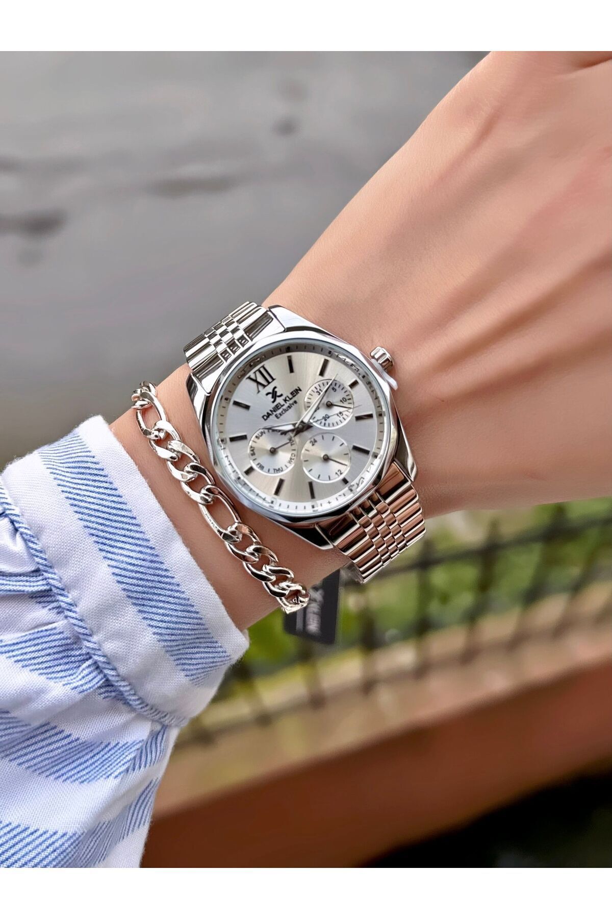 https://cdn.dsmcdn.com/ty1524/product/media/images/prod/QC/20240905/10/b522363f-8305-3e5b-a6a0-4f5644b55534/1_org_zoom.jpg