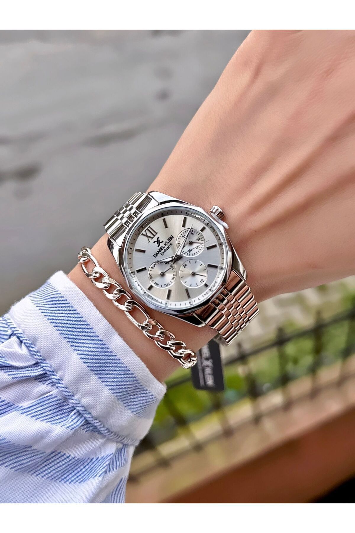 https://cdn.dsmcdn.com/ty1524/product/media/images/prod/QC/20240905/10/d4d90110-b65b-3bcb-a992-f4ae10b64bc9/1_org_zoom.jpg