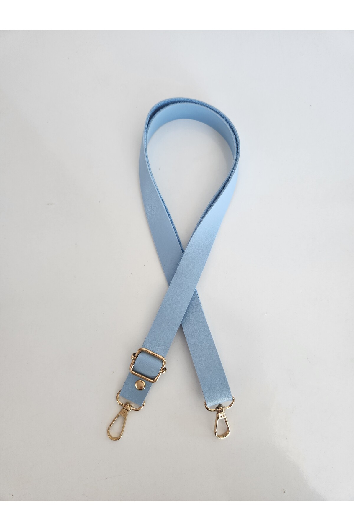 LEATHER ADJUSTABLE BAG HANGER LENGTH (120 CM - EN 2 CM ) GOLD DETAIL