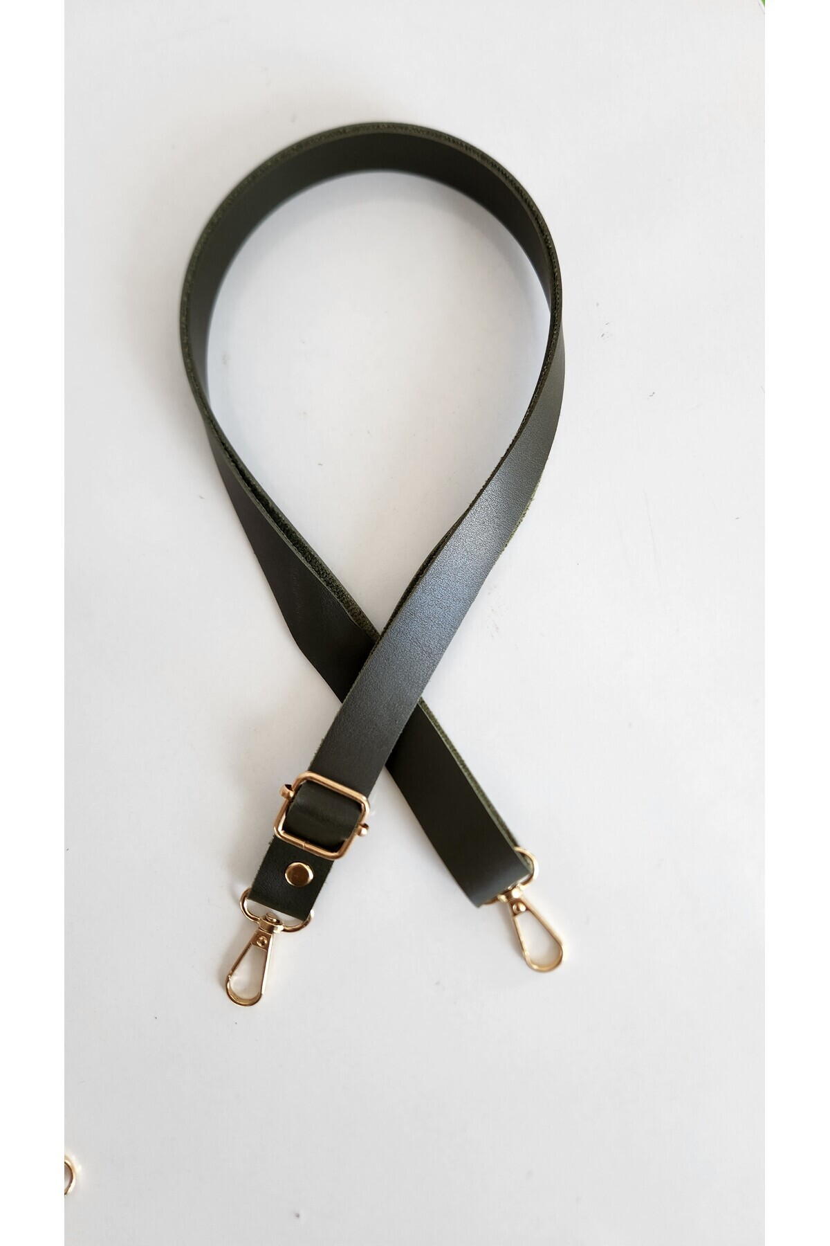 LEATHER ADJUSTABLE BAG HANGER LENGTH (120 CM - EN 2 CM ) GOLD DETAIL