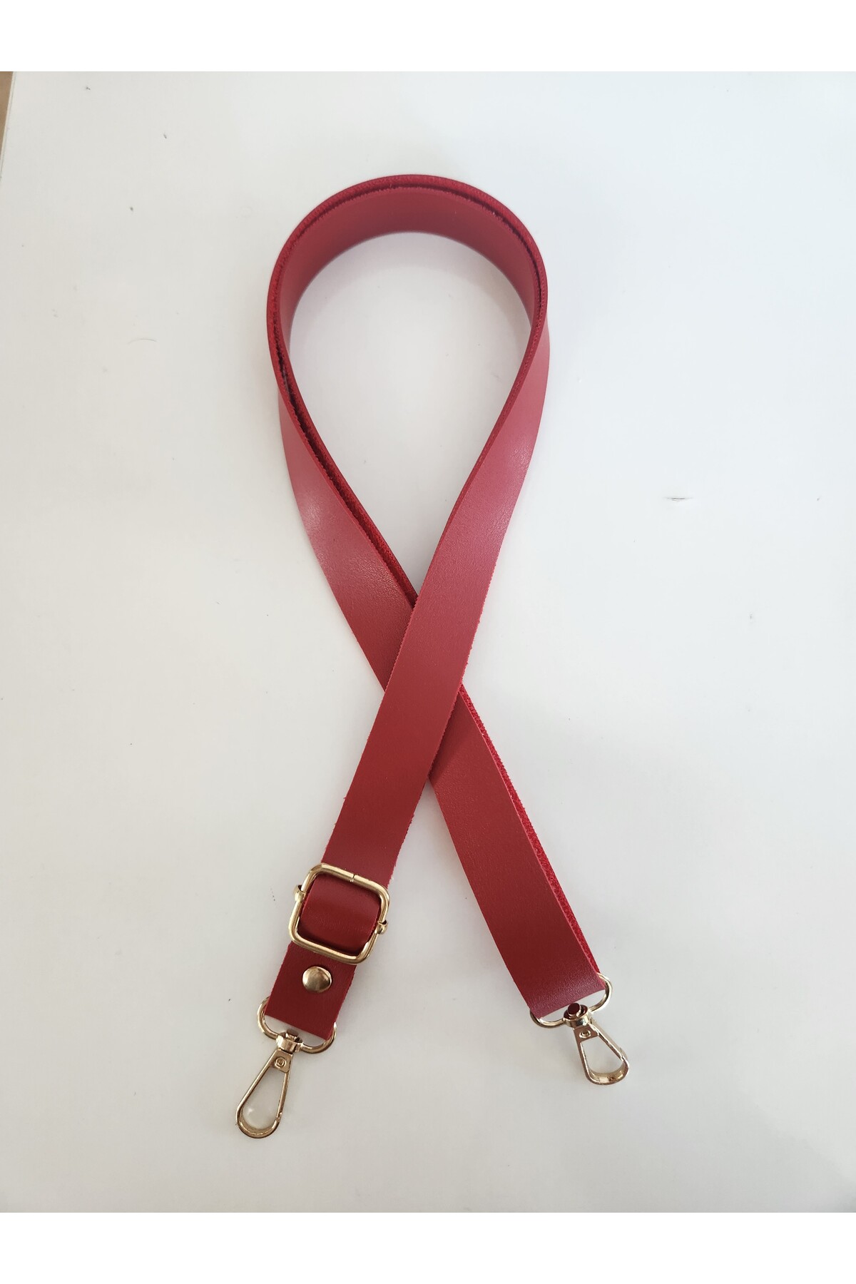 LEATHER ADJUSTABLE BAG HANGER LENGTH (120 CM - EN 2 CM ) GOLD DETAIL