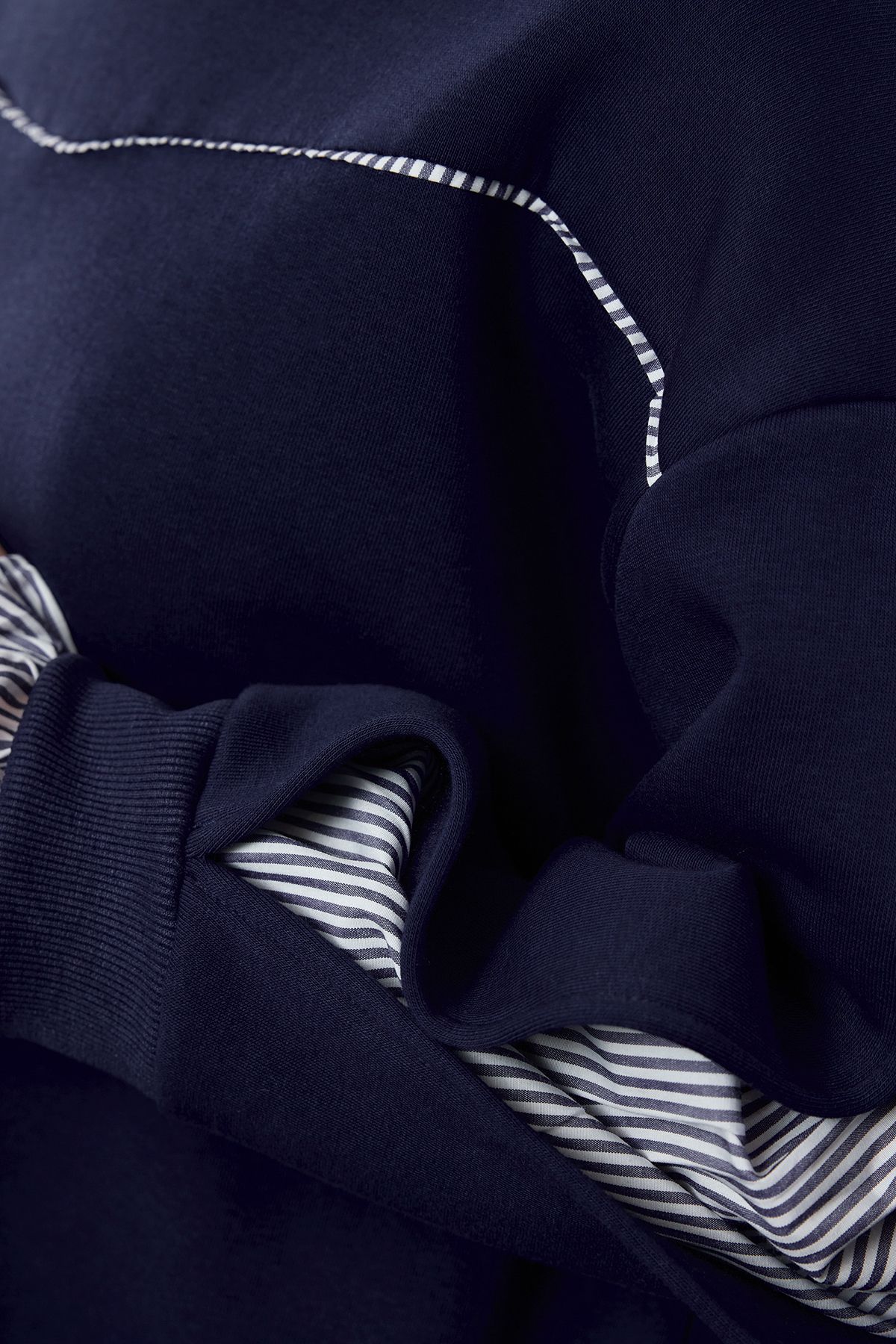 Trendyol Collection-Námořnická modrá pletená mikina pohodlného střihu - fleece a tkaný detail TWOAW25SW00079 4
