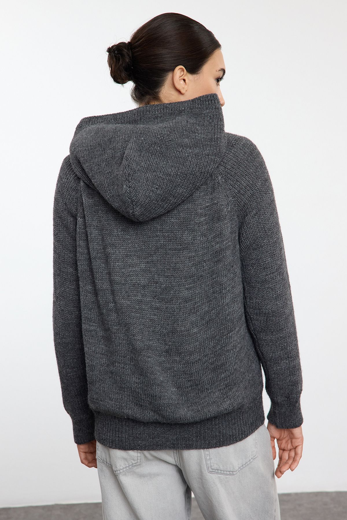 Trendyol Collection-Antracytowy rozpinany sweter z kapturem - Twoaw25Hi00192 6