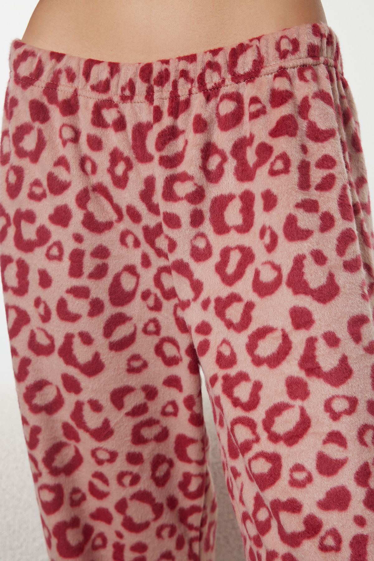 Trendyol Collection-Red Leopard Print Winter Pajamas Set - Thmaw25Pt00123 4