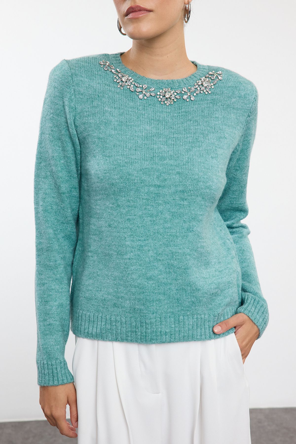 Trendyol Collection-Menta puha textúrájú kő részletes vékony kötöttáru pulóver TWOAW25KZ00151 3