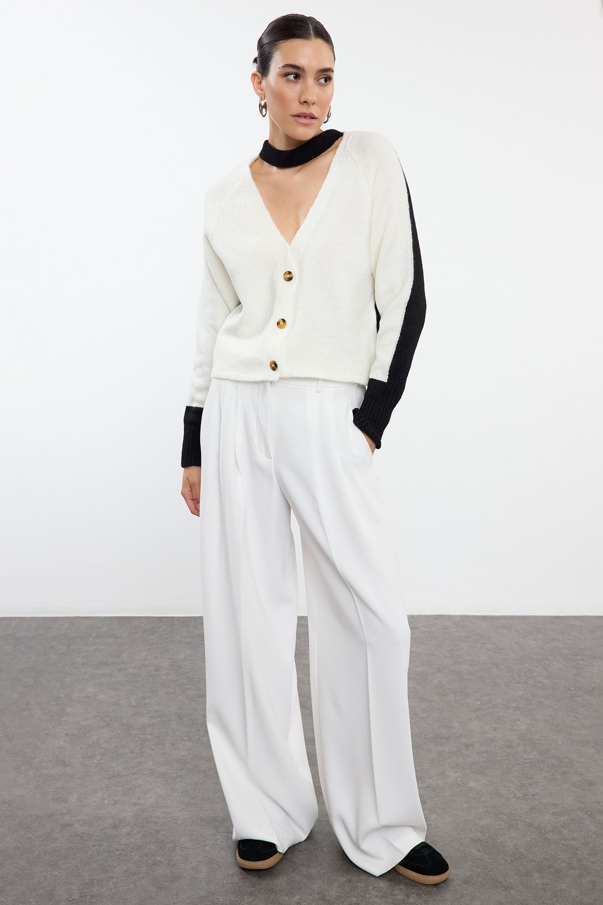Trendyol Collection-Soft Textured Ecru Knitwear Cardigan - Color Block, TWOAW25HI00211 2