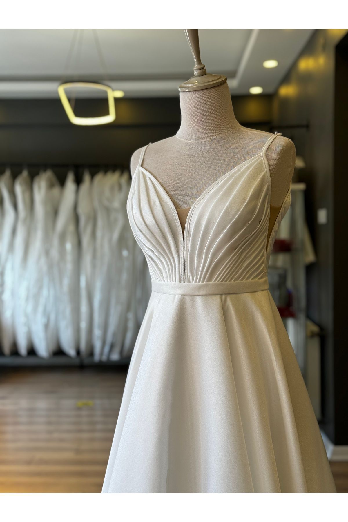 https://cdn.dsmcdn.com/ty1525/product/media/images/prod/QC/20240904/17/df4a7283-d450-3d66-a9c7-85f9d436e036/1_org_zoom.jpg