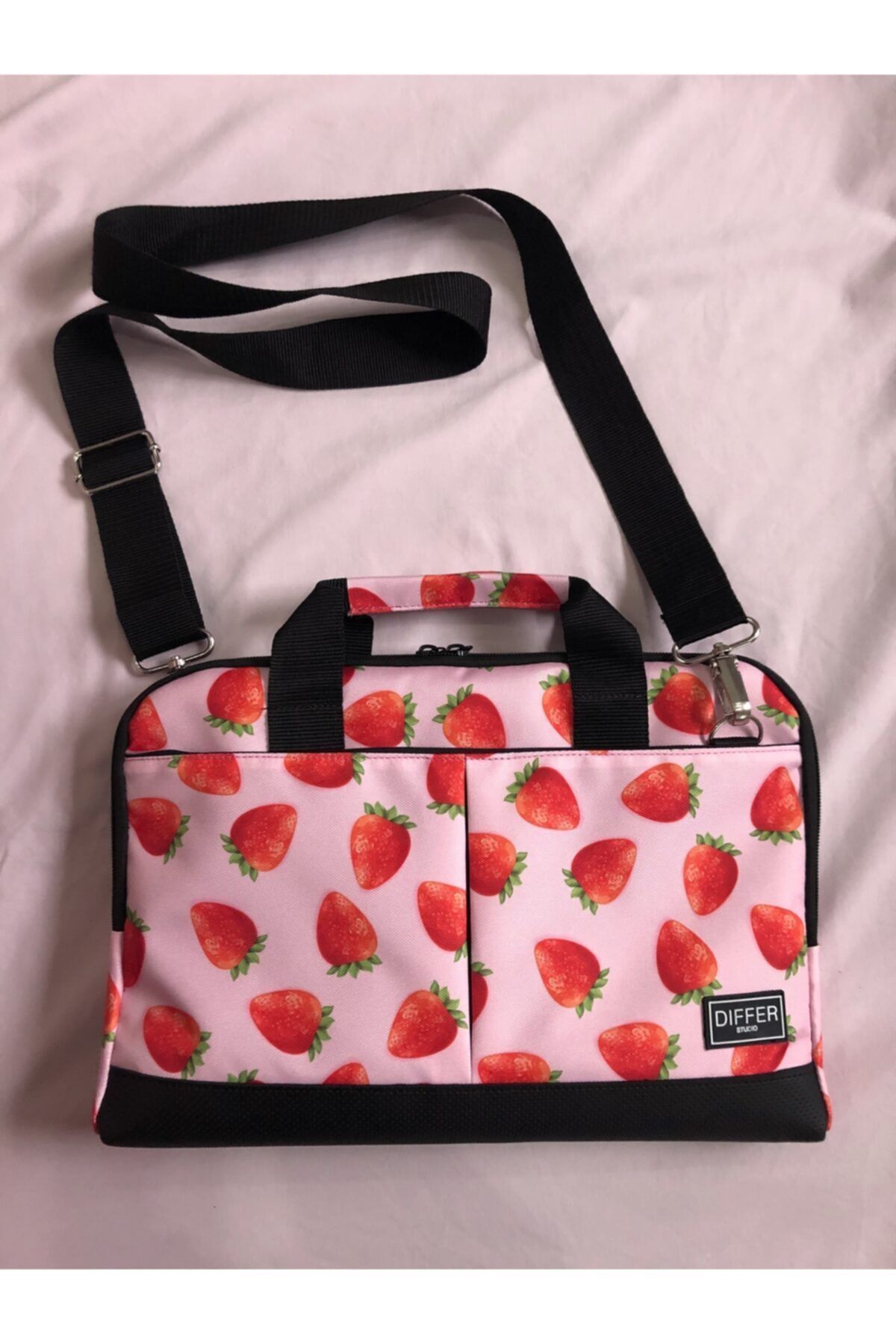 Differ-Differ 15.6'' Inch, Strawberry Pattern, Shoulder Strap and Cross Notebook Laptop Macbook Briefcase 3