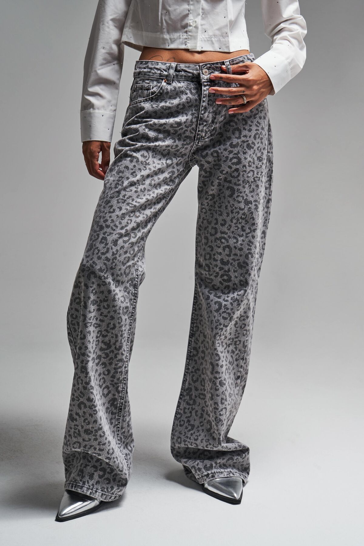 femme silver leopard couleur loose fit denim