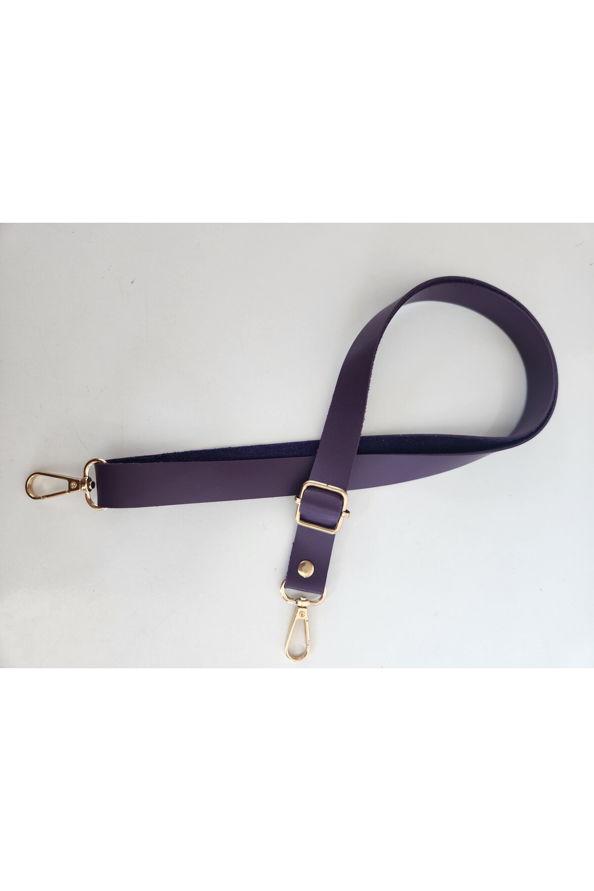 LEATHER ADJUSTABLE BAG HANGER LENGTH (120 CM - EN 2 CM ) GOLD DETAIL