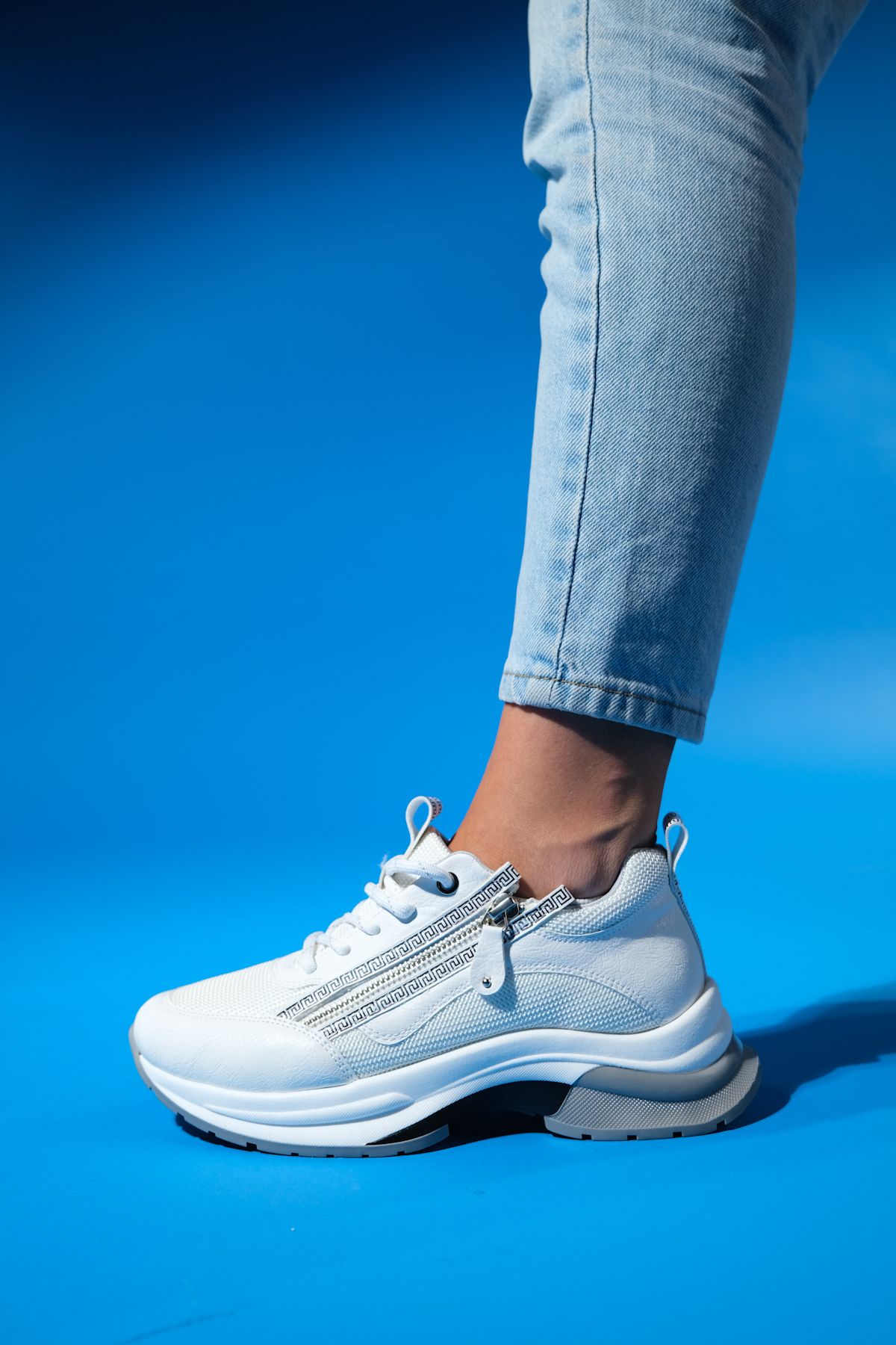 اسنیکر سفید زنانه کفش ورزشی Zipper اورجینال luvishoes