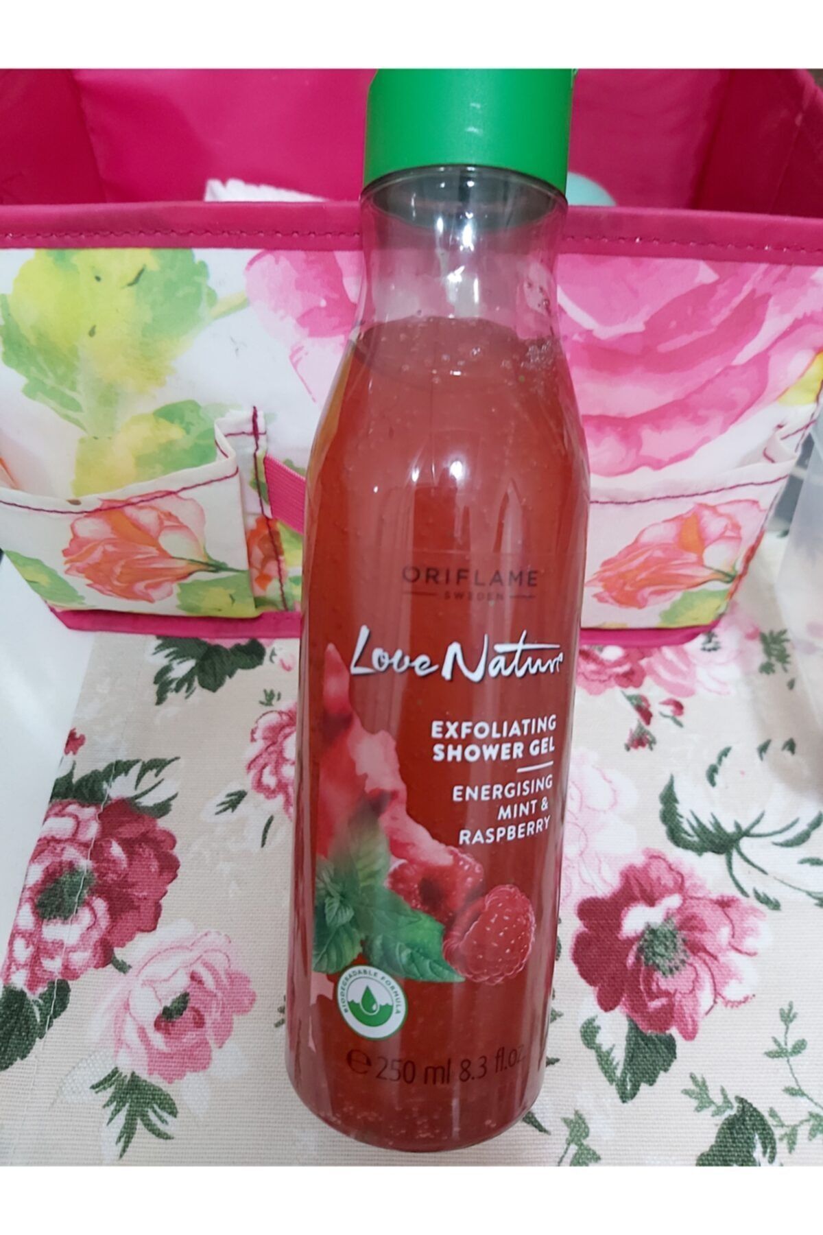 ژل و کرم دوش زنانه – مردانه  Oriflame | LOVENATAHUDUDU250ML اورجینال - تصویر 3