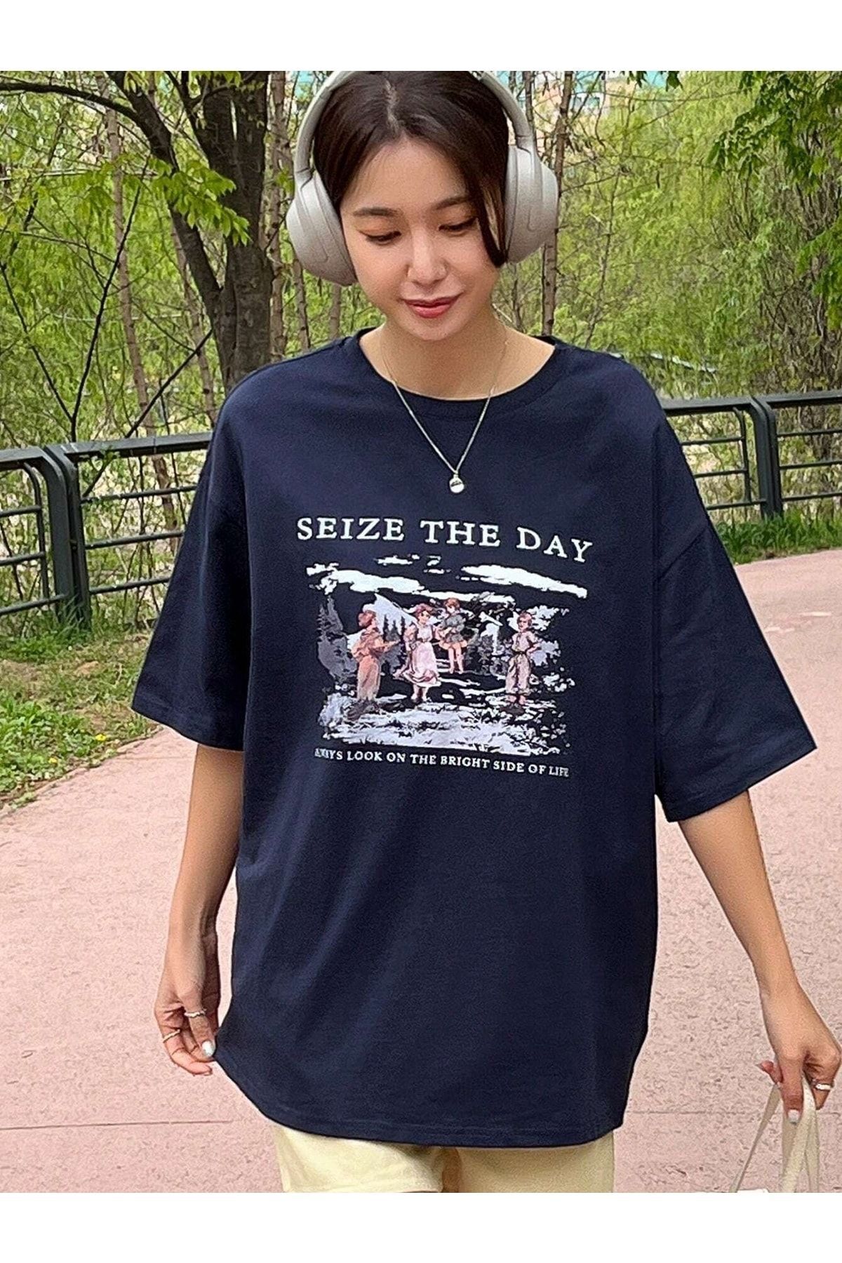 Trendseninle-Women's Navy Blue Seize The Day Printed Oversize T-shirt 4