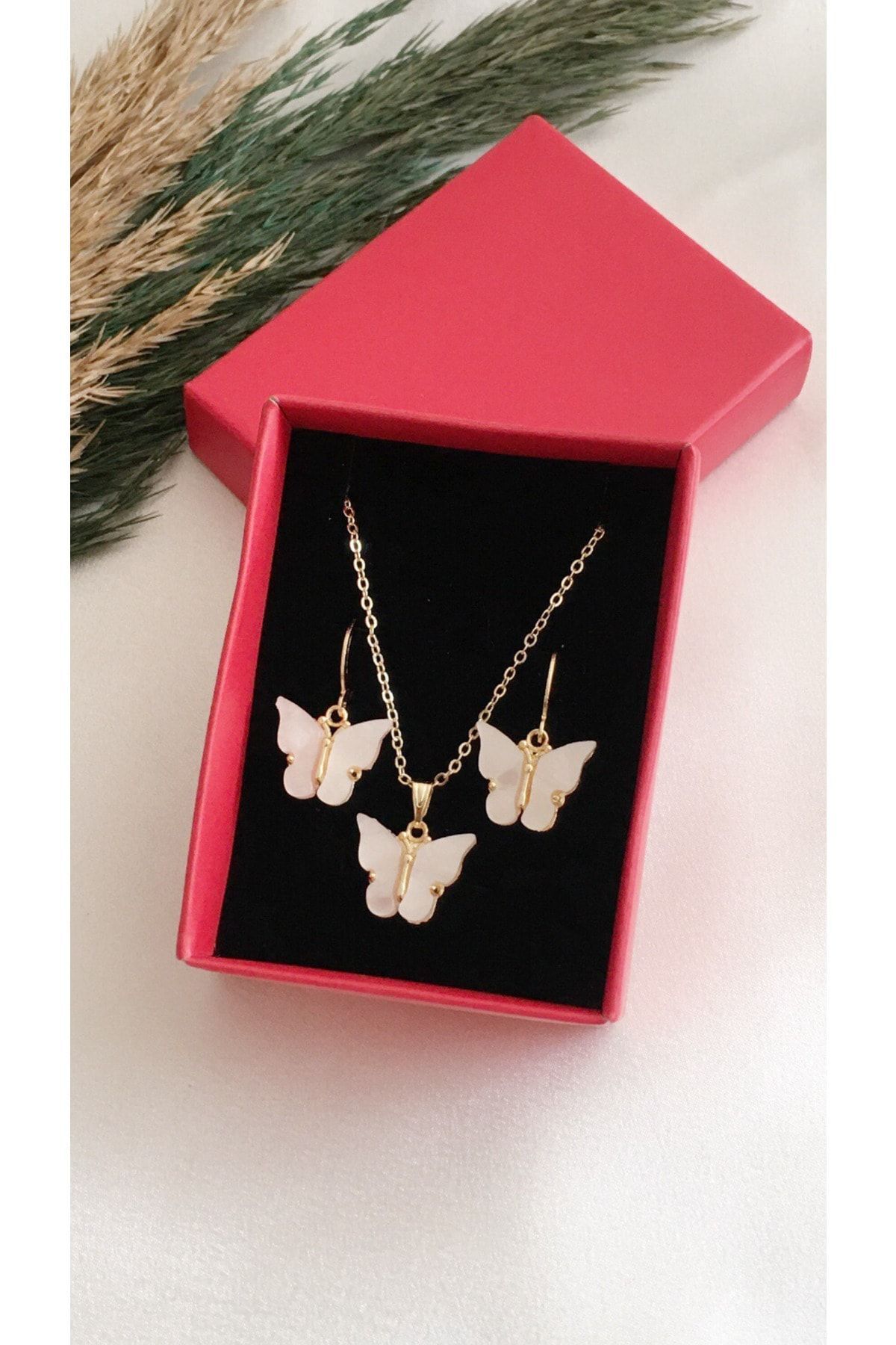 Genel Markalar Ekru kadın kelebek kolye ve küpe takımı, şık ve zarif aksesuar seti