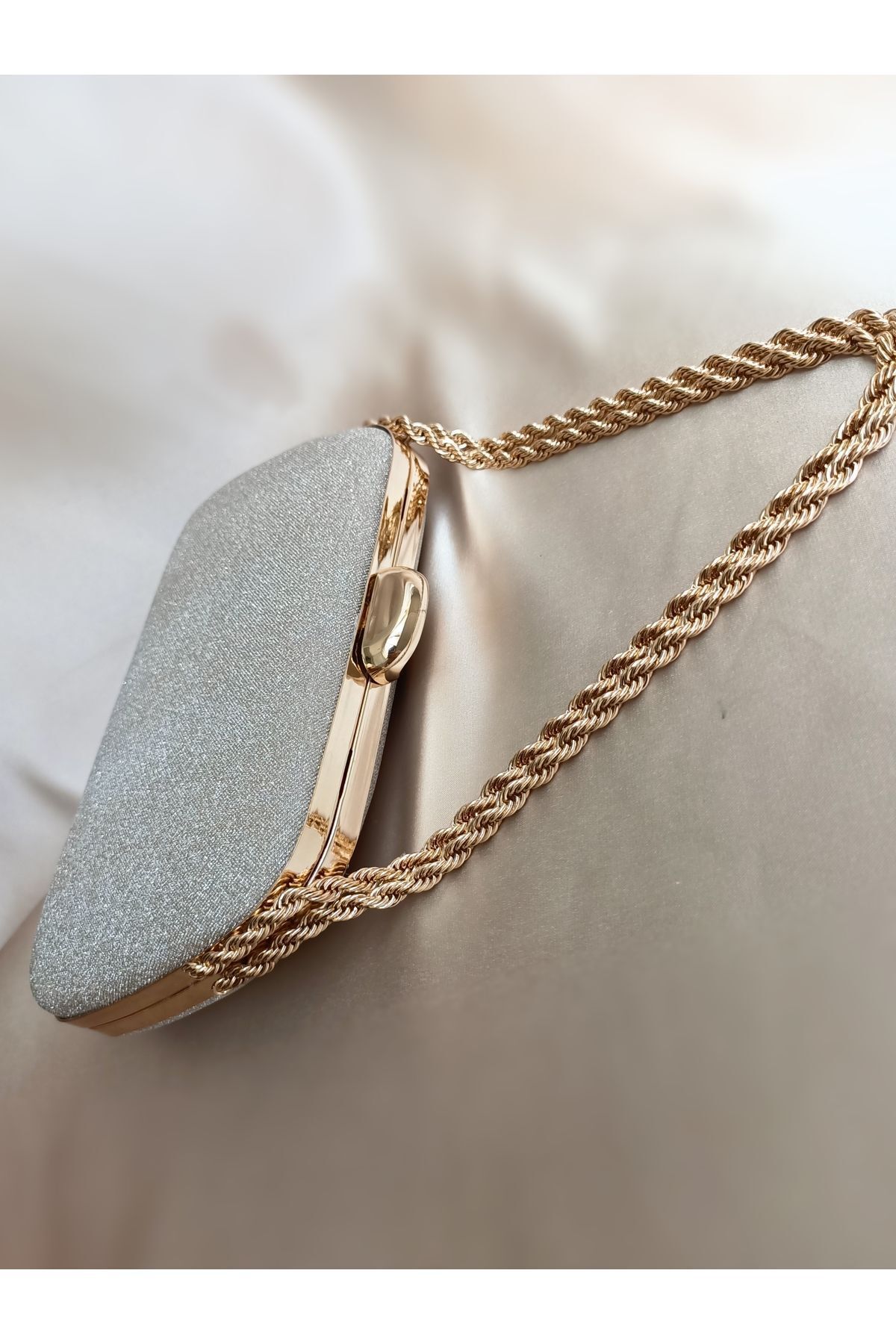 Gül Karatekin-Women's - Gold Glitter Twist Chain, Portfolio Clutch Evening Bag for Special Occasions 5