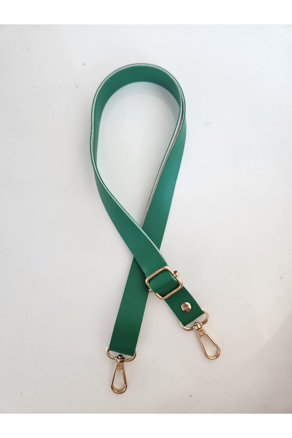 LEATHER ADJUSTABLE BAG HANGER LENGTH (120 CM - EN 2 CM ) GOLD DETAIL