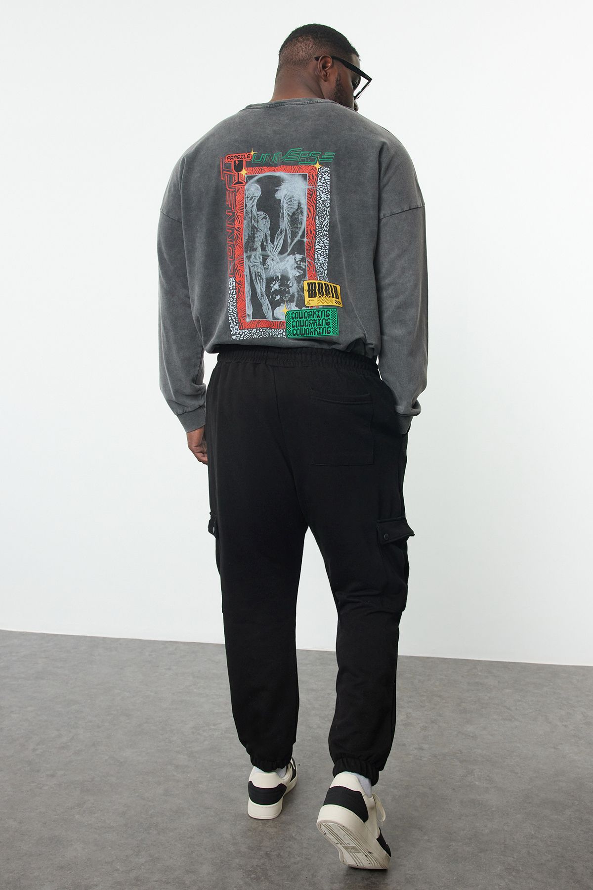 Trendyol Collection-Black Oversize Cargo Pocket Cut Thick Elastic Sweatpants - TMNAW25AJ00002 5